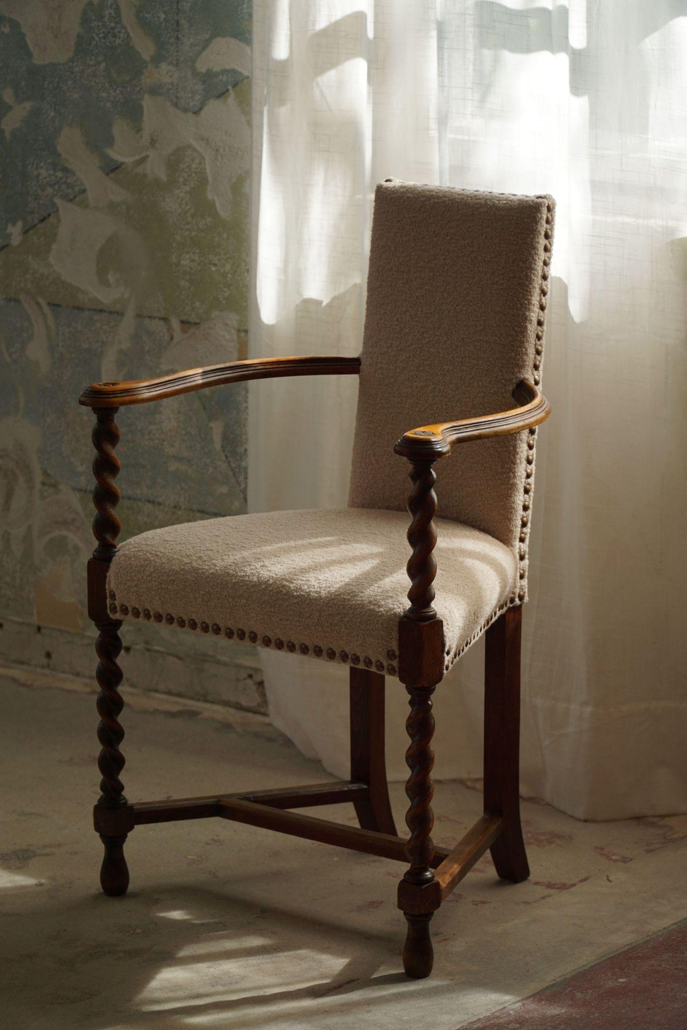 Laine Fauteuil anglais ancien, torsion d'orge, retapissé en bouclé, 19e siècle