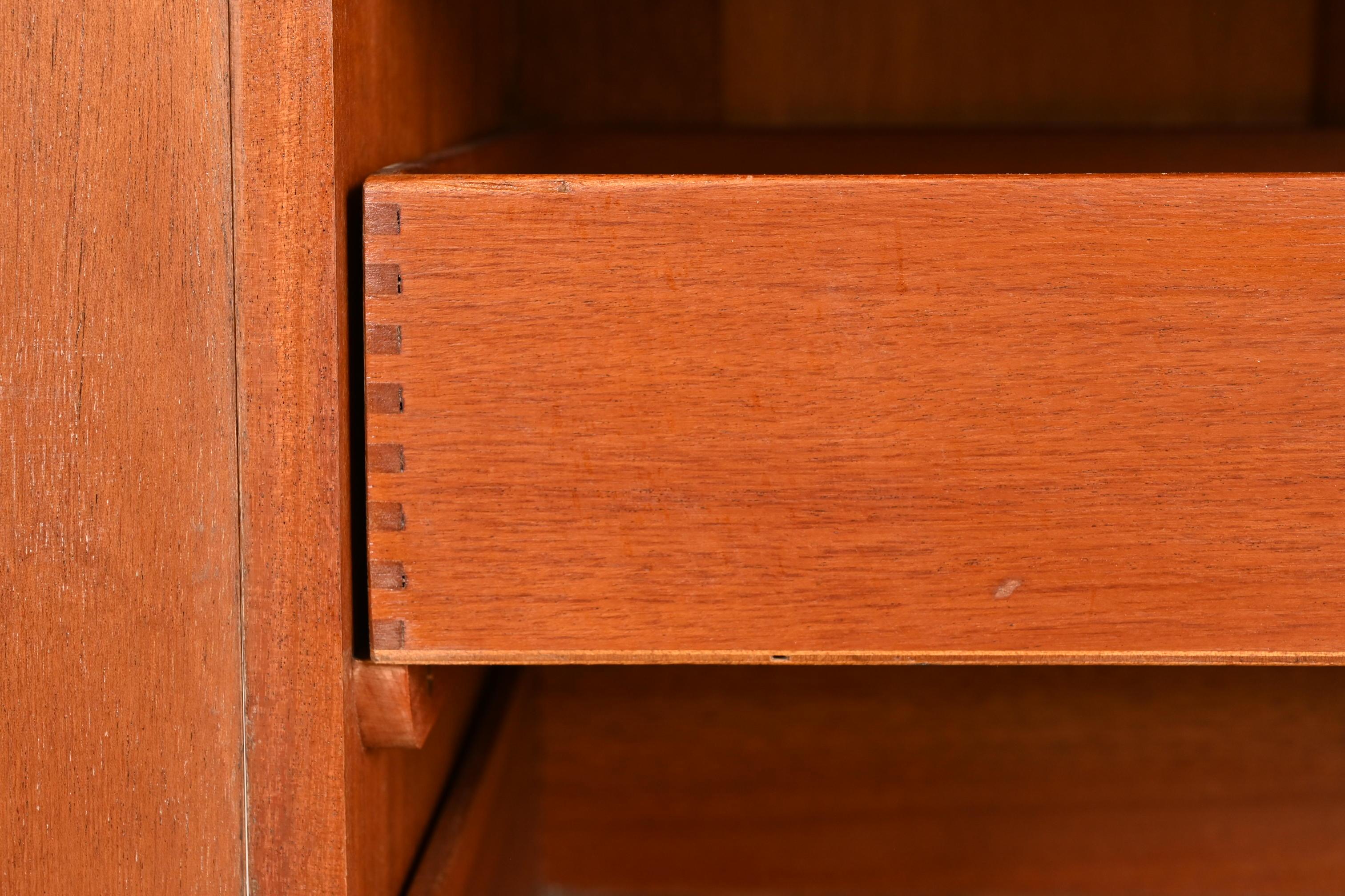 Antique English Art Deco Burl Wood Gentleman's Chest, Circa 1930s 4