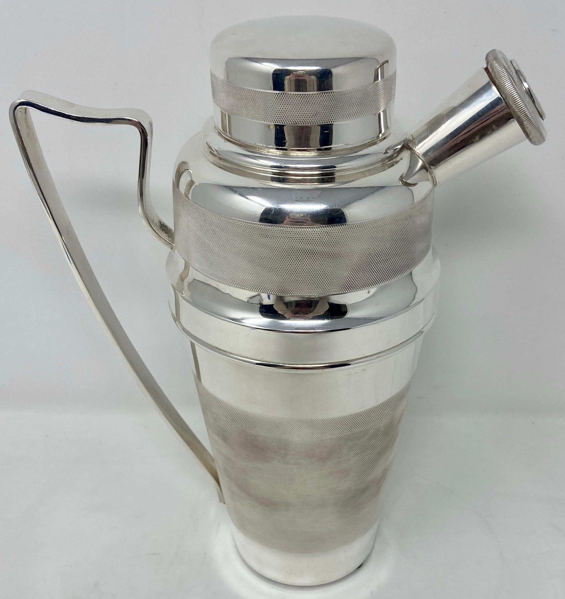 Fabulous large-size antique English Art Deco silver-plated cocktail shaker / pitcher, circa 1920s.
Hallmarked 