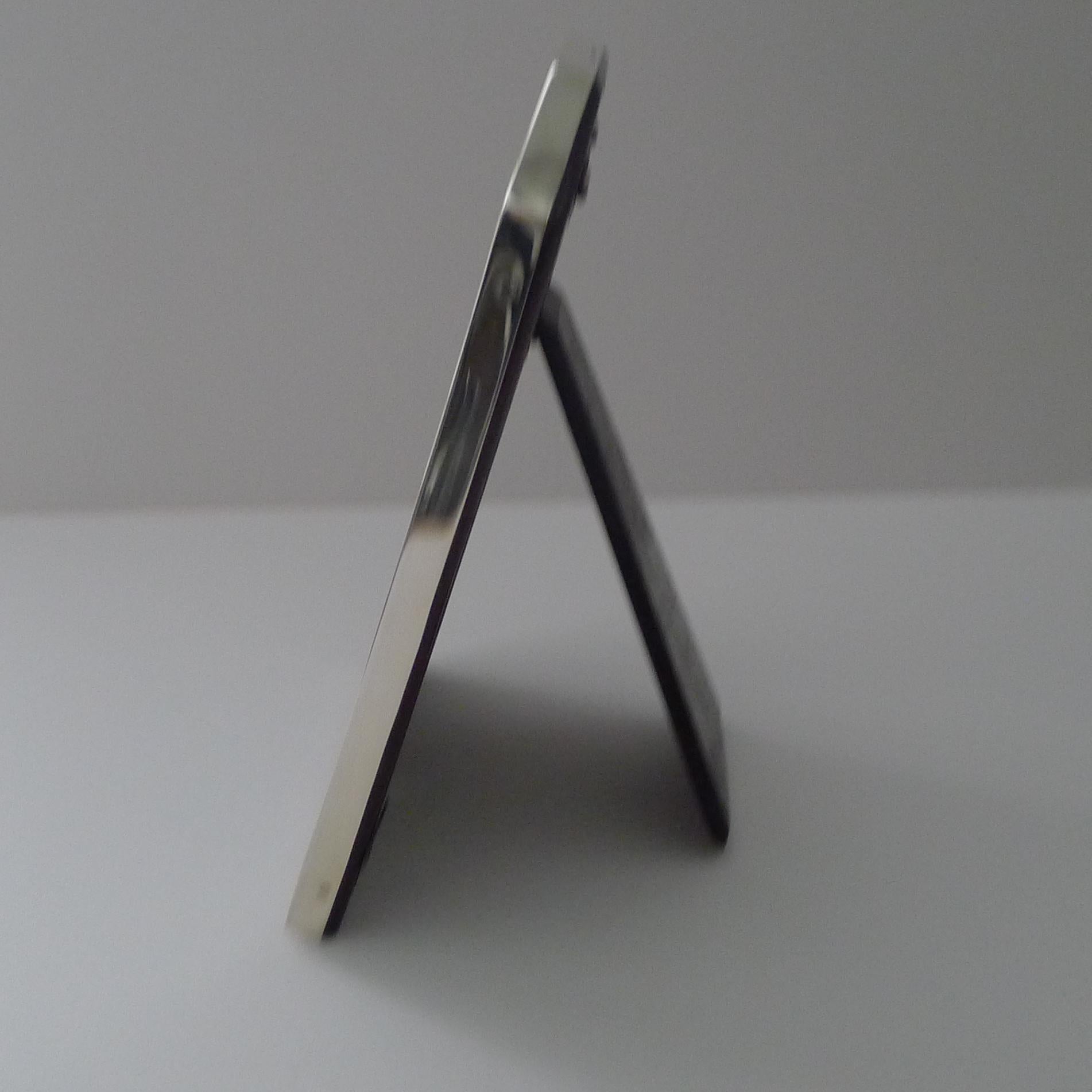 Début du 20ème siècle Cadre ancien en argent sterling de style Art Deco anglais en vente