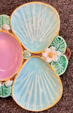 Plato antiguo inglés de majólica de estilo Art Nouveau con diseño de nenúfar y ostras, «T. Holdcroft»