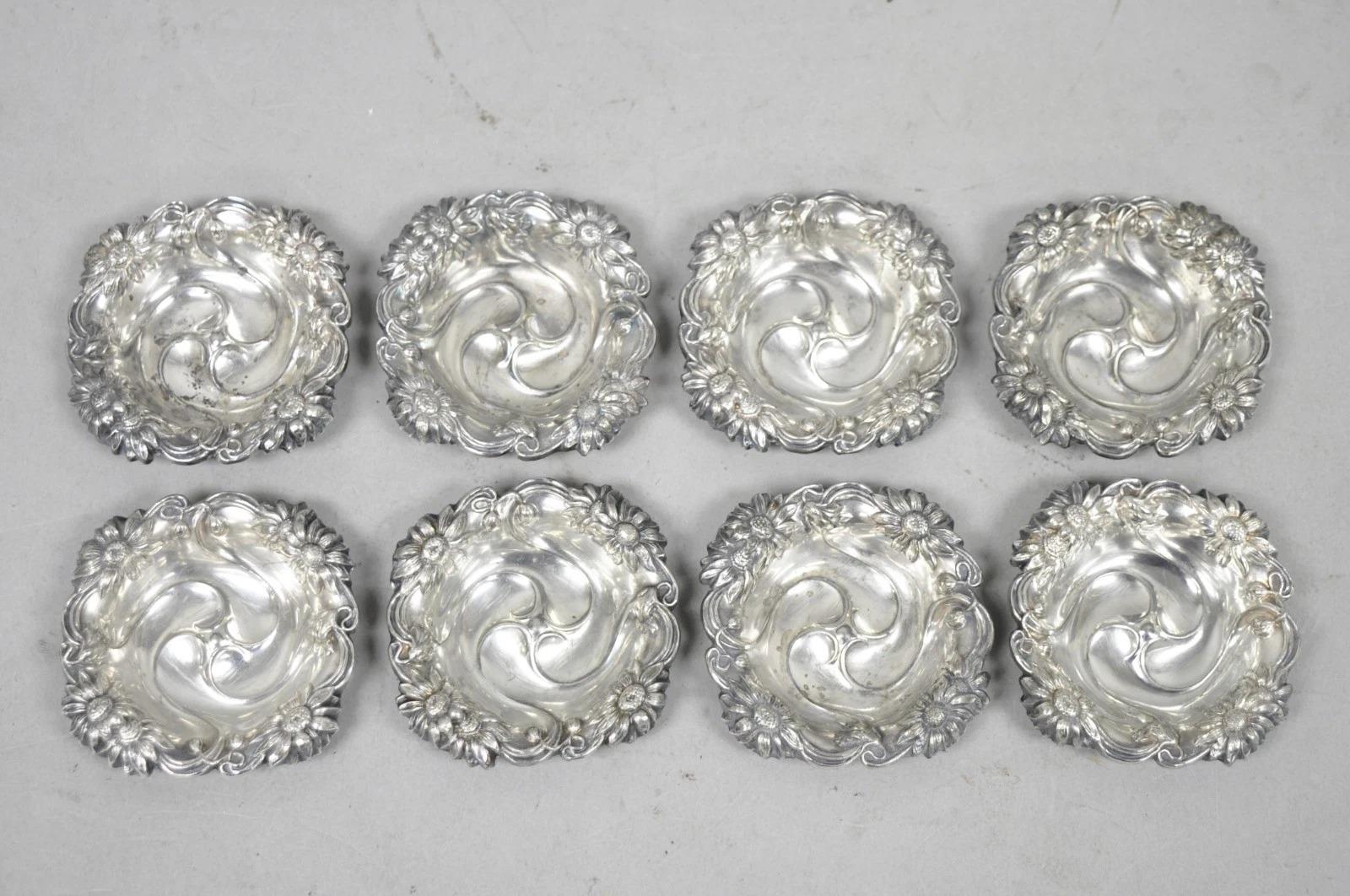 Antico Art Nouveau inglese placcato argento floreale Repousse Ciotola per noccioline Set di 8 in vendita 5