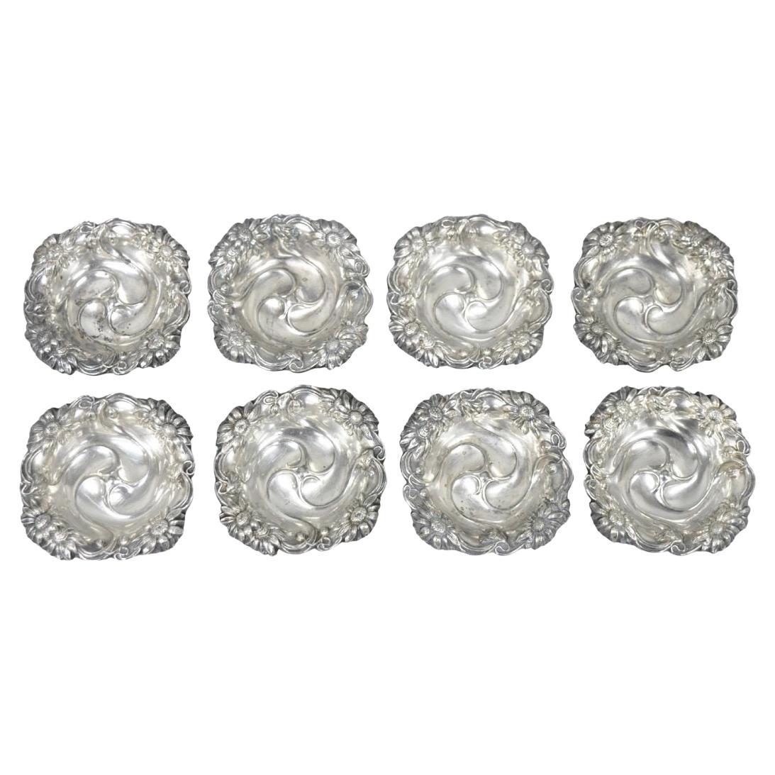 Antico Art Nouveau inglese placcato argento floreale Repousse Ciotola per noccioline Set di 8