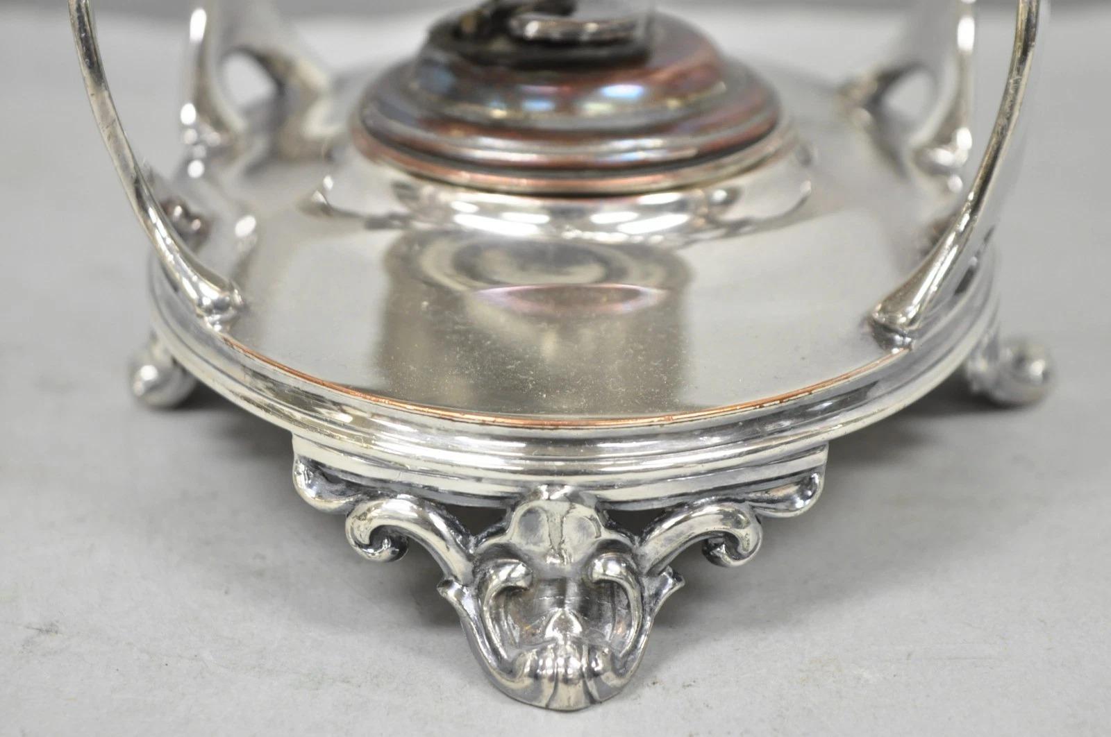 Plaqué argent Antique English Art Nouveau Silver Plated Tilting Tea Kettle Pot on Stand en vente