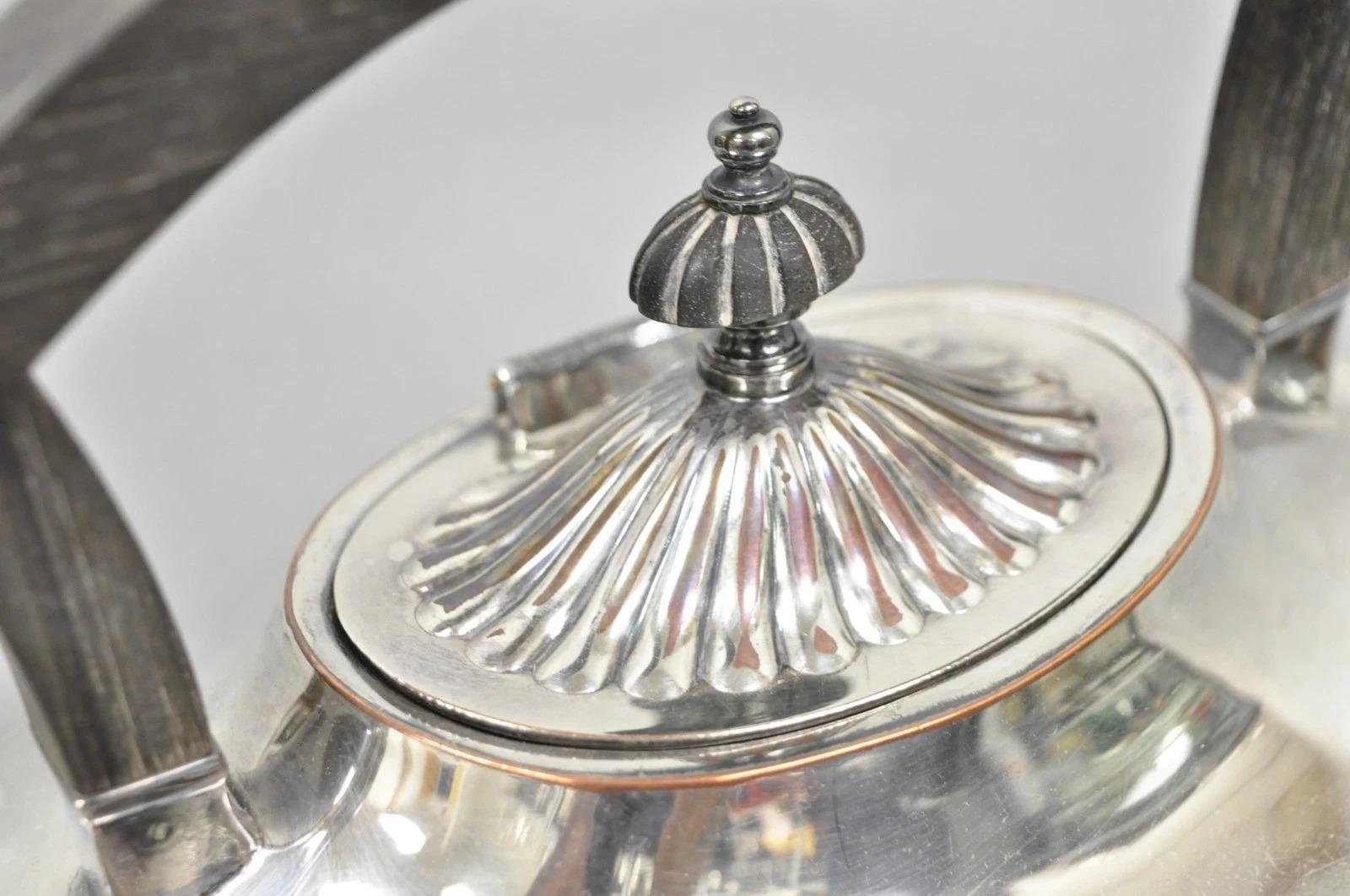 Antique English Art Nouveau Silver Plated Tilting Tea Kettle Pot on Stand en vente 1
