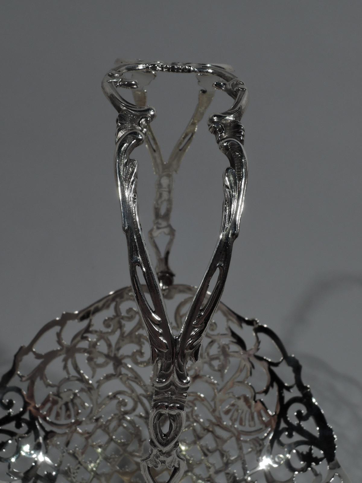 Antique English Art Nouveau Sterling Silver Basket In Excellent Condition In New York, NY