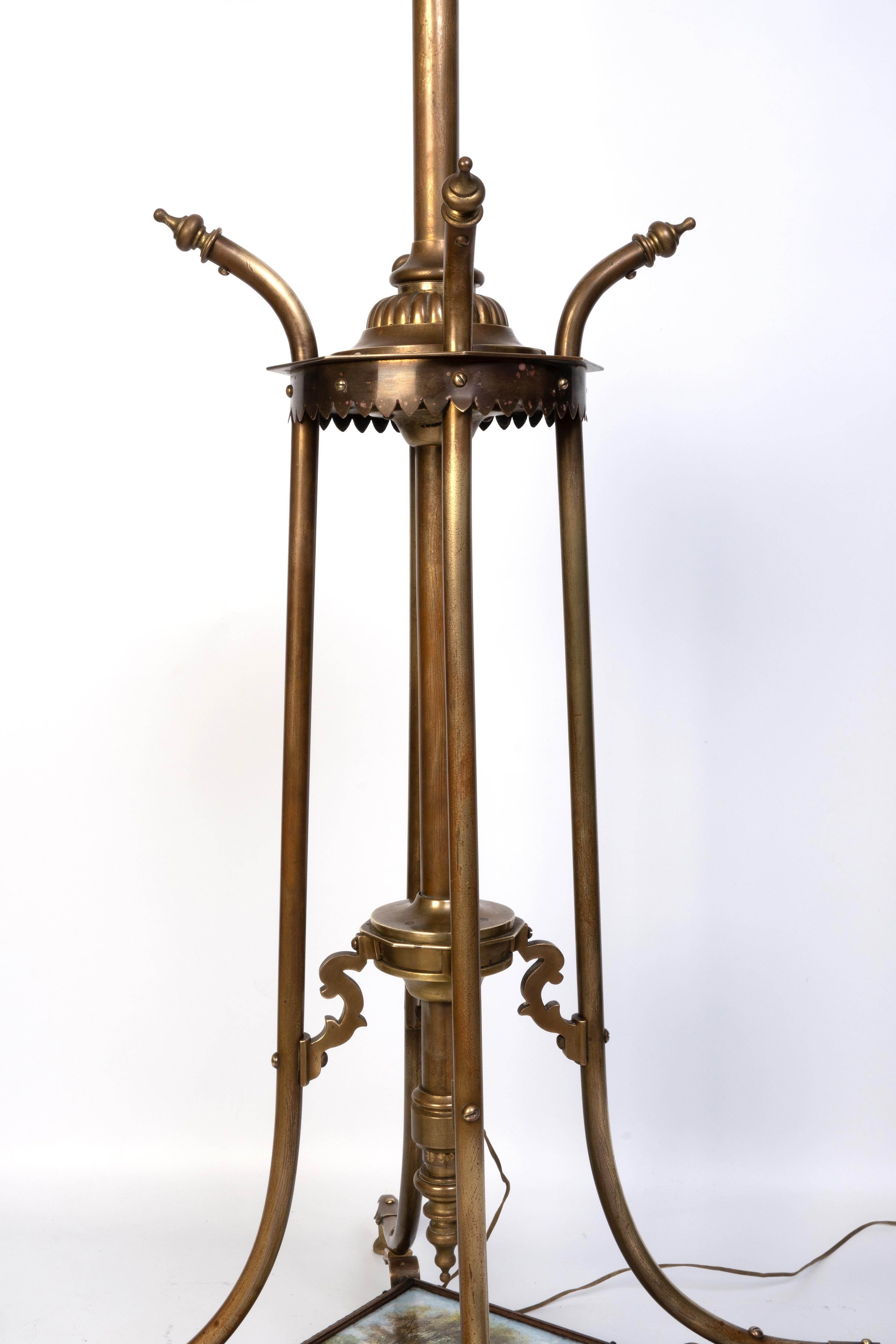 Antigua lámpara estándar telescópica inglesa Arts And Crafts de latón C.1900 en venta 5