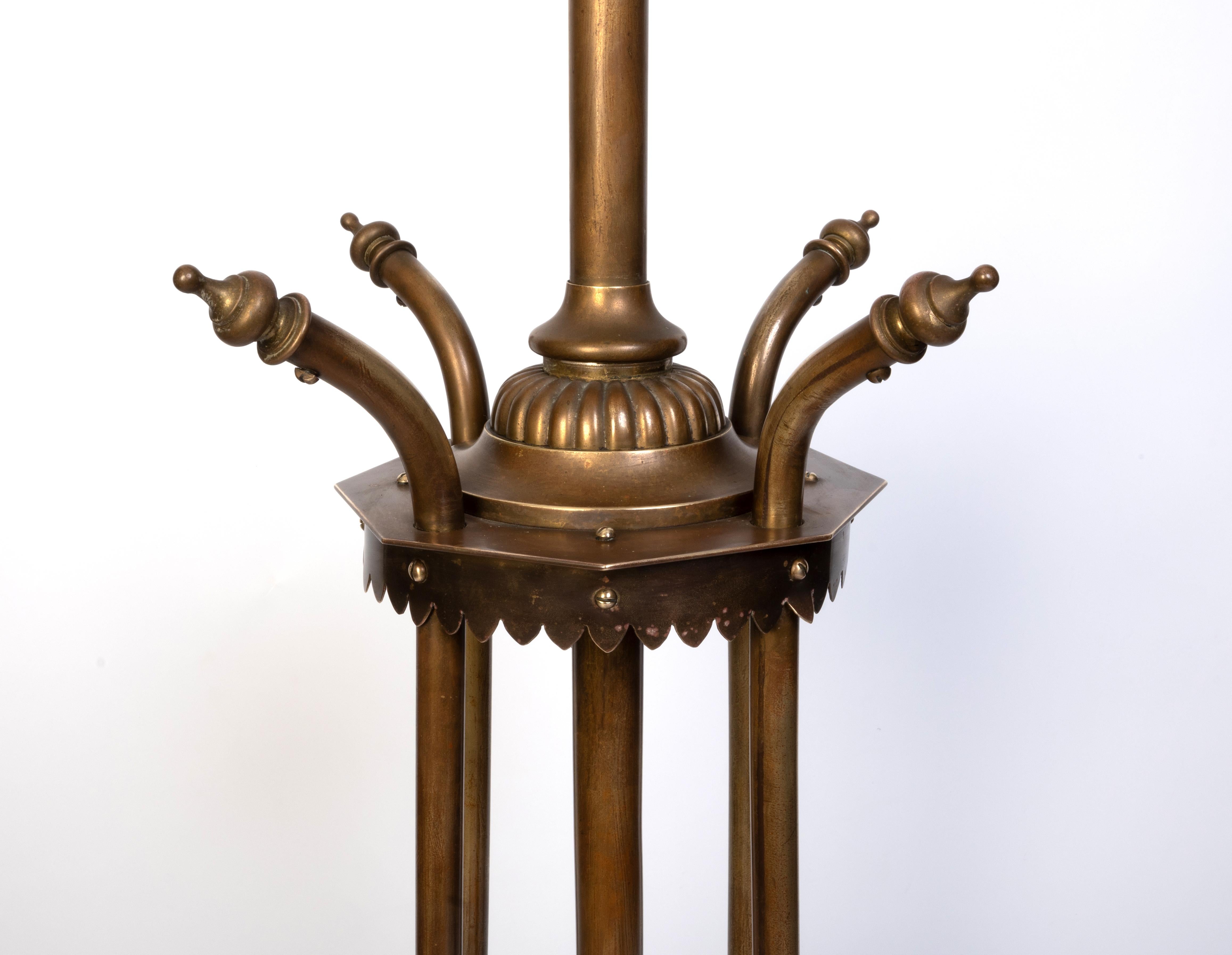 Antigua lámpara estándar telescópica inglesa Arts And Crafts de latón C.1900 en venta 6