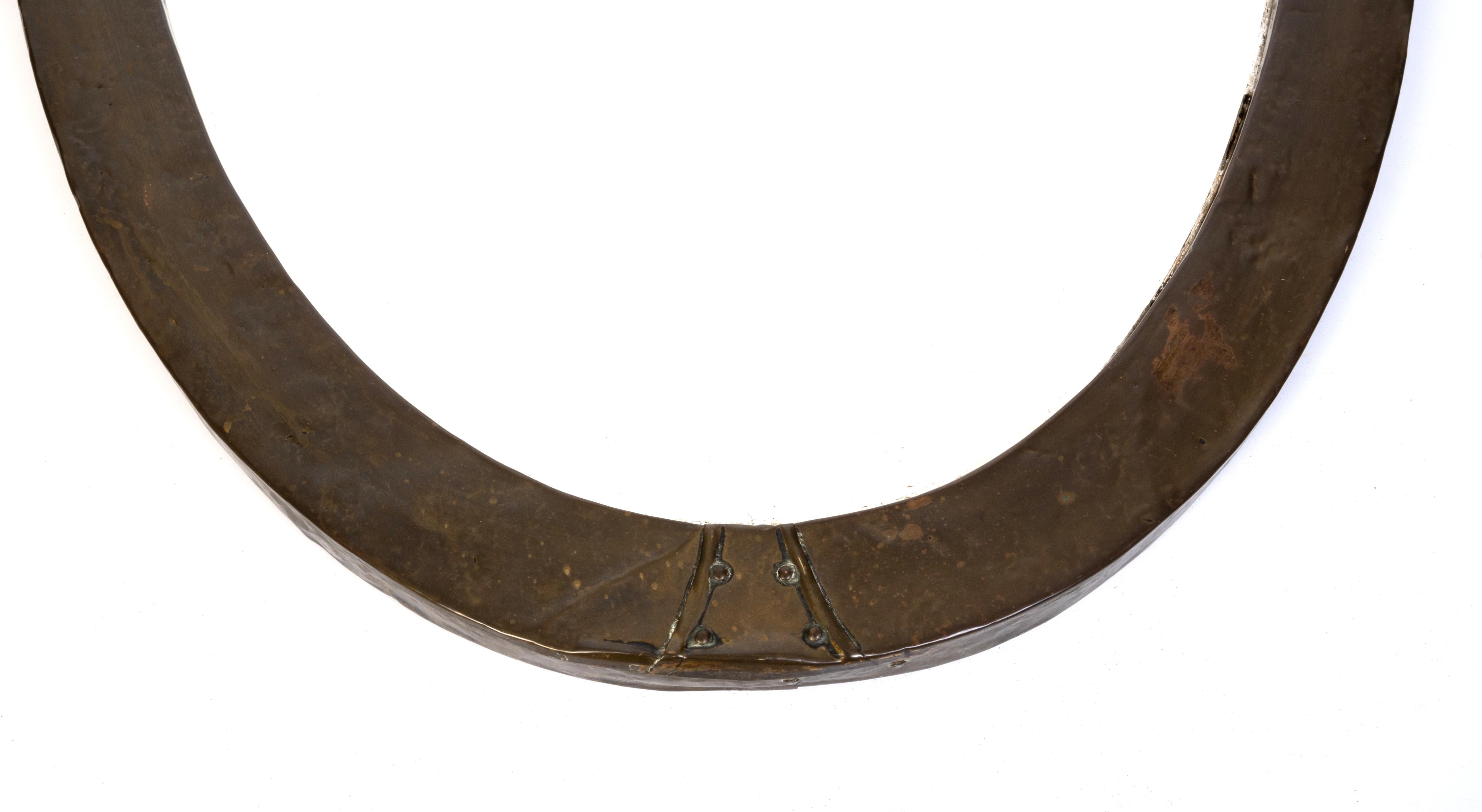 Inizio XX secolo Antique English Arts And Crafts Copper Oval Mirror C.C. in vendita