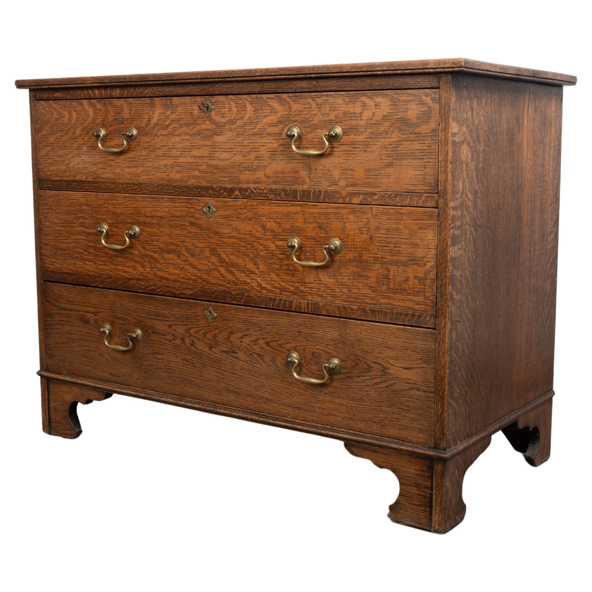 Antique English Arts And Crafts Golden Oak Chest Of Drawers C.1900