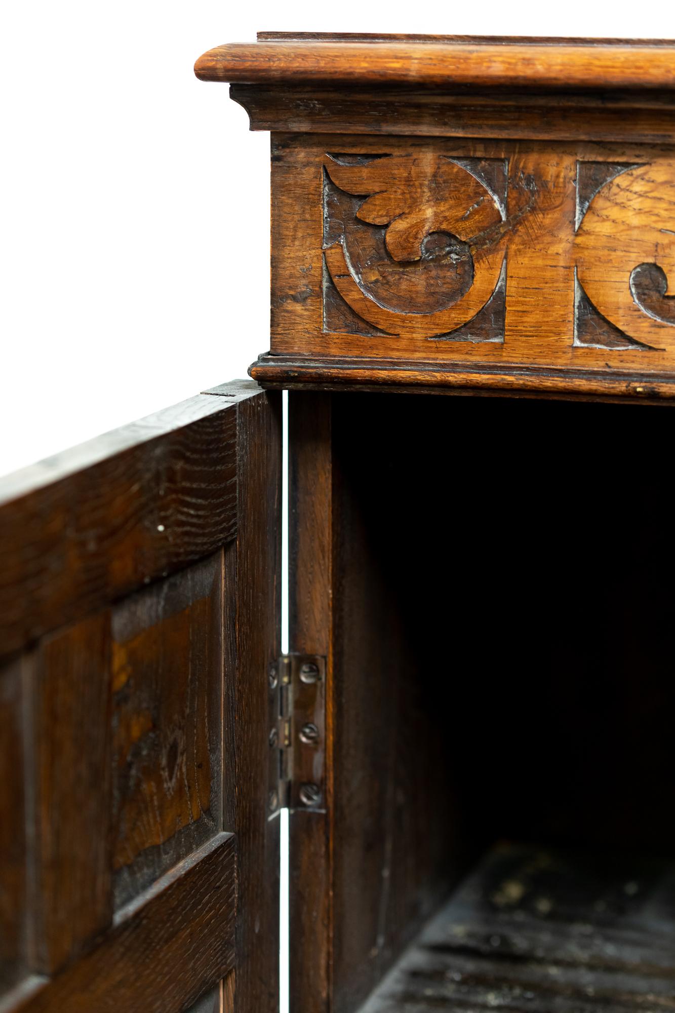 Antique English Arts & Crafts Burr or Pollard Oak Cabinet on Stand In Good Condition In Pickering, North Yorkshire