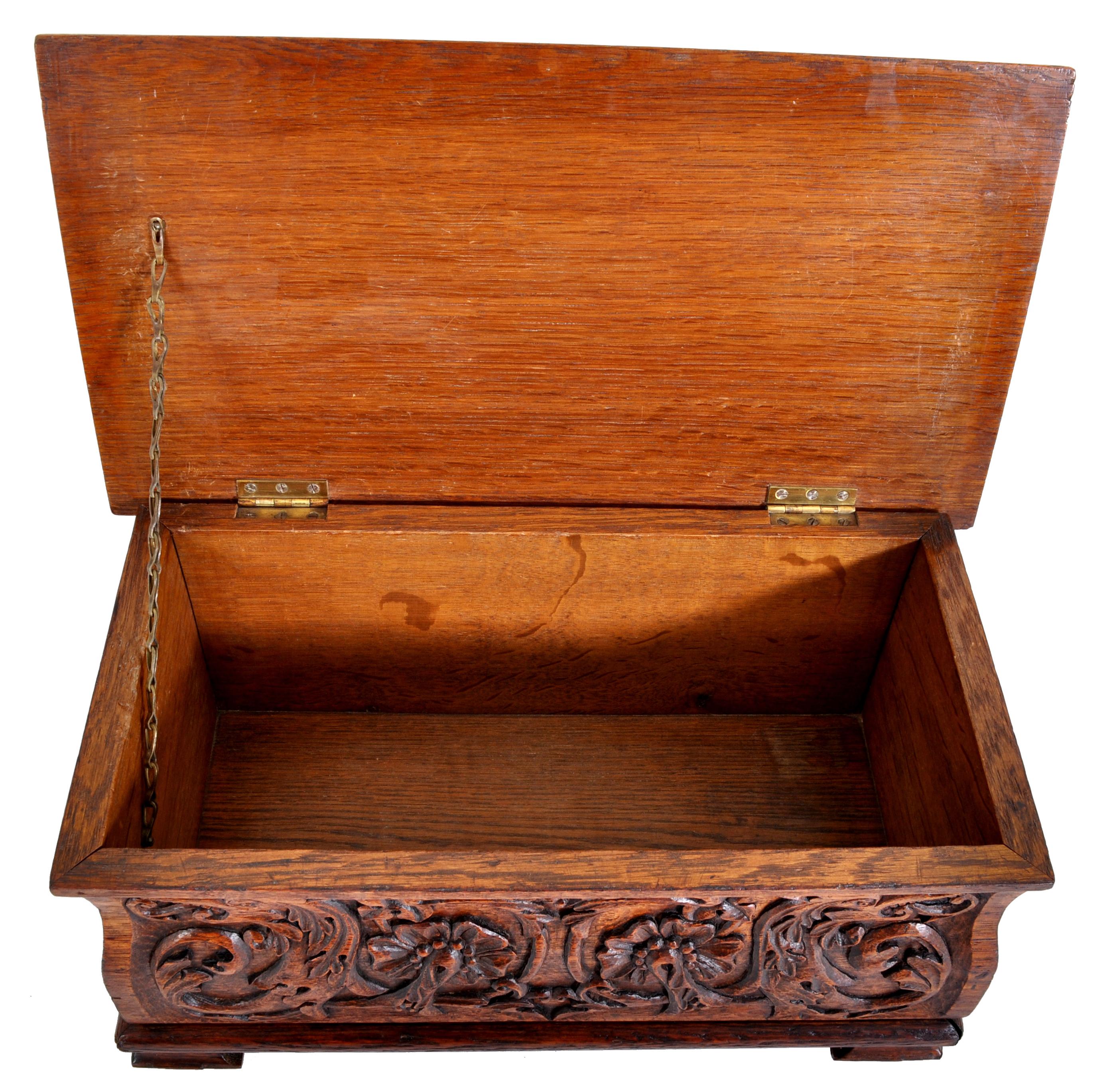 Antique English Arts & Crafts Carved Oak Dragon Coffer Trunk Box, circa 1900 In Good Condition In Portland, OR
