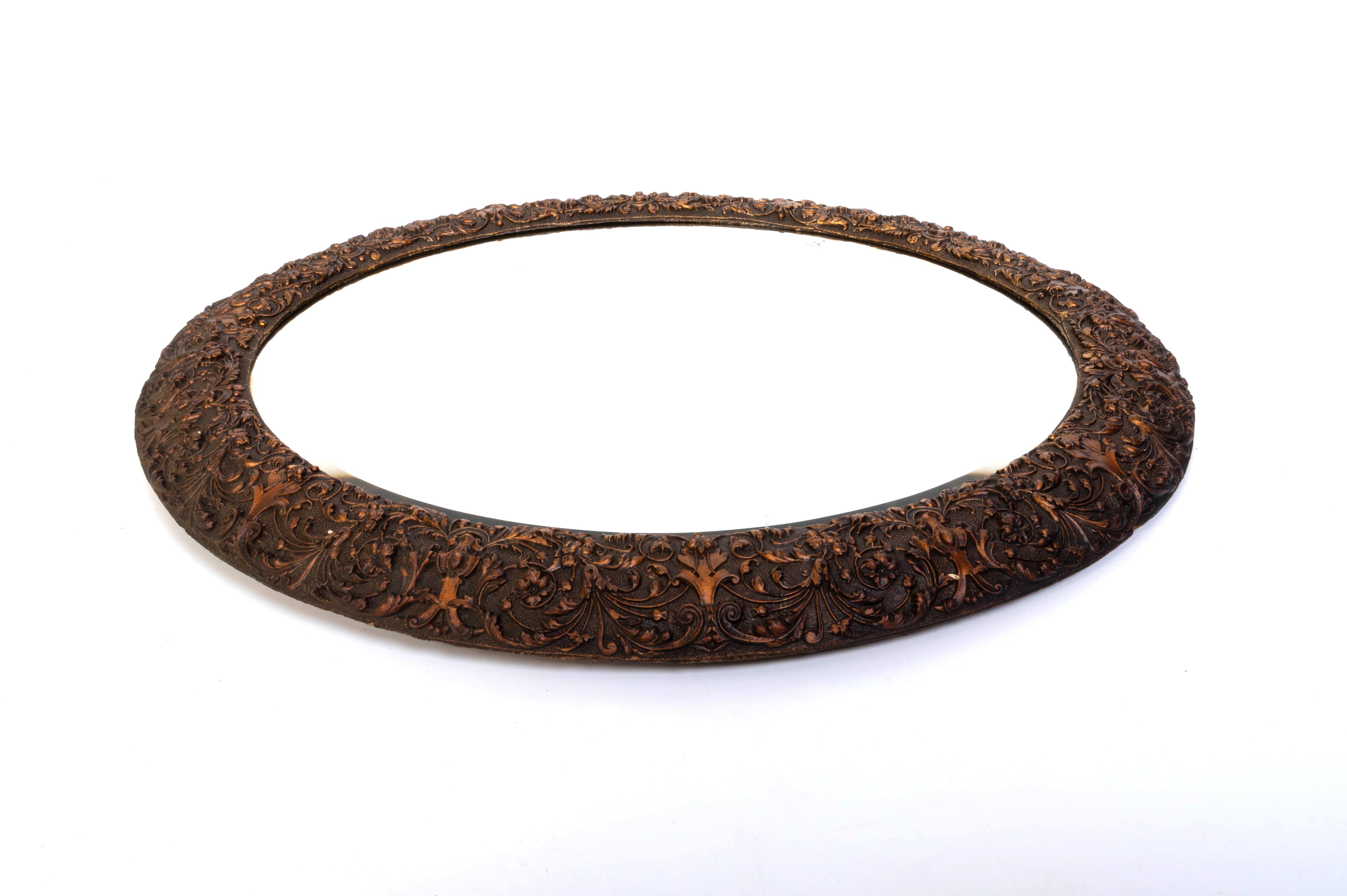 Antiguo espejo ovalado inglés Arts & Crafts de cobre C.1900 en Bueno estado para la venta en London, GB
