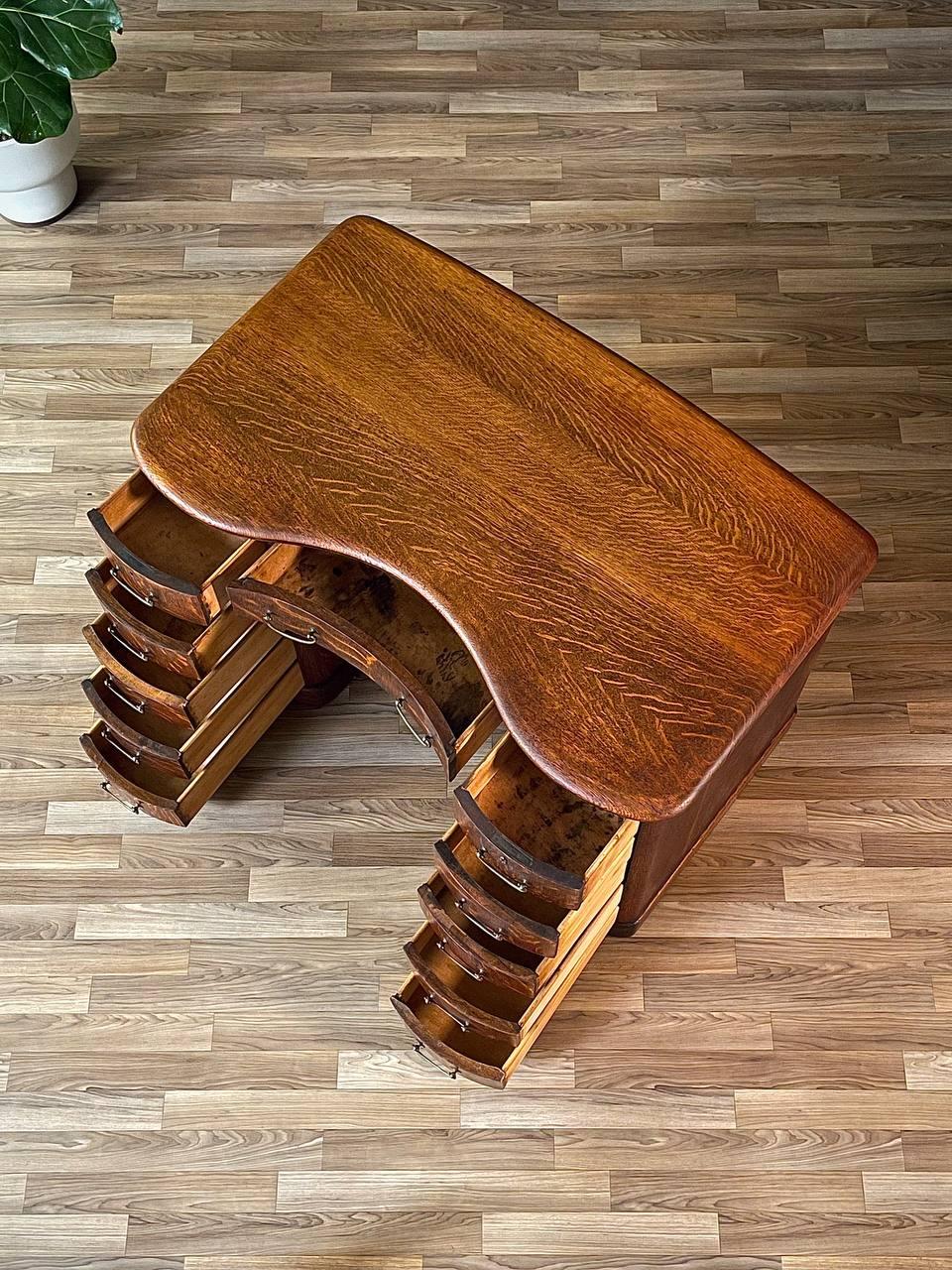 Anglais Bureau anglais ancien Arts & Crafts en chêne en vente