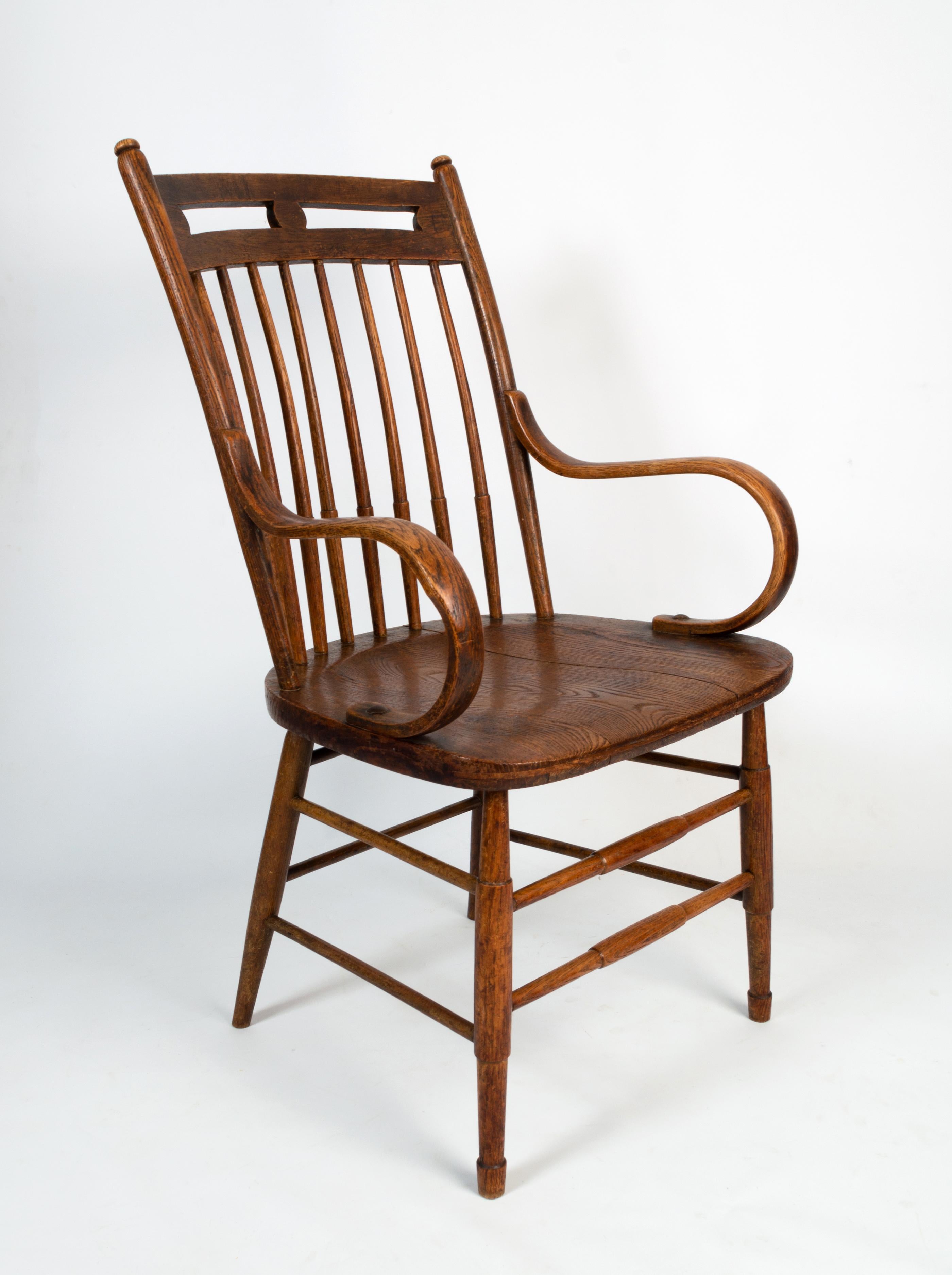 Anglais Ancienne chaise Windsor anglaise Arts & Crafts à dossier bâton, Heals Of London en vente