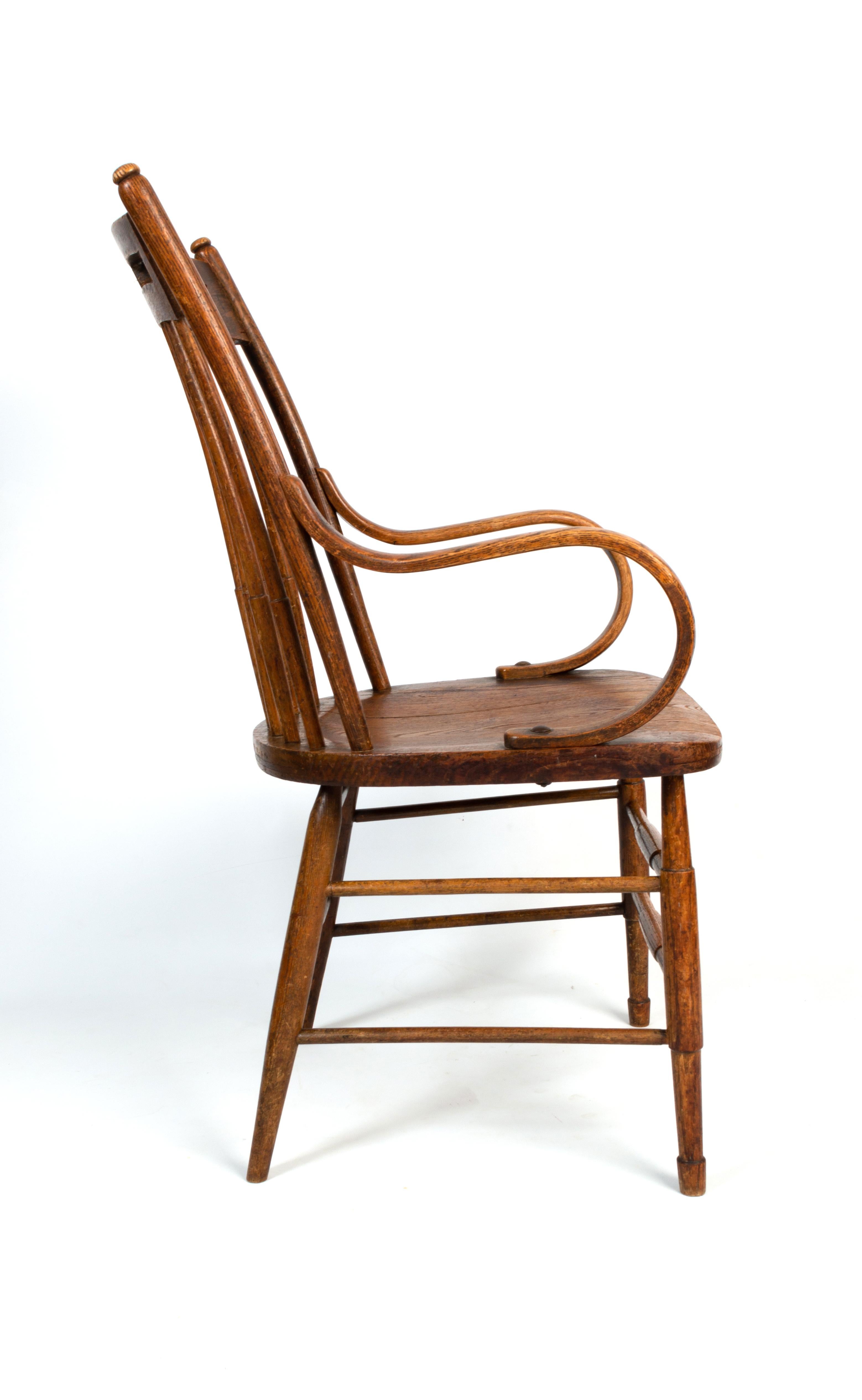 Antiker englischer Arts and Crafts- Windsor-Stuhl mit Stick-Rückenlehne Heals aus London (Eichenholz) im Angebot