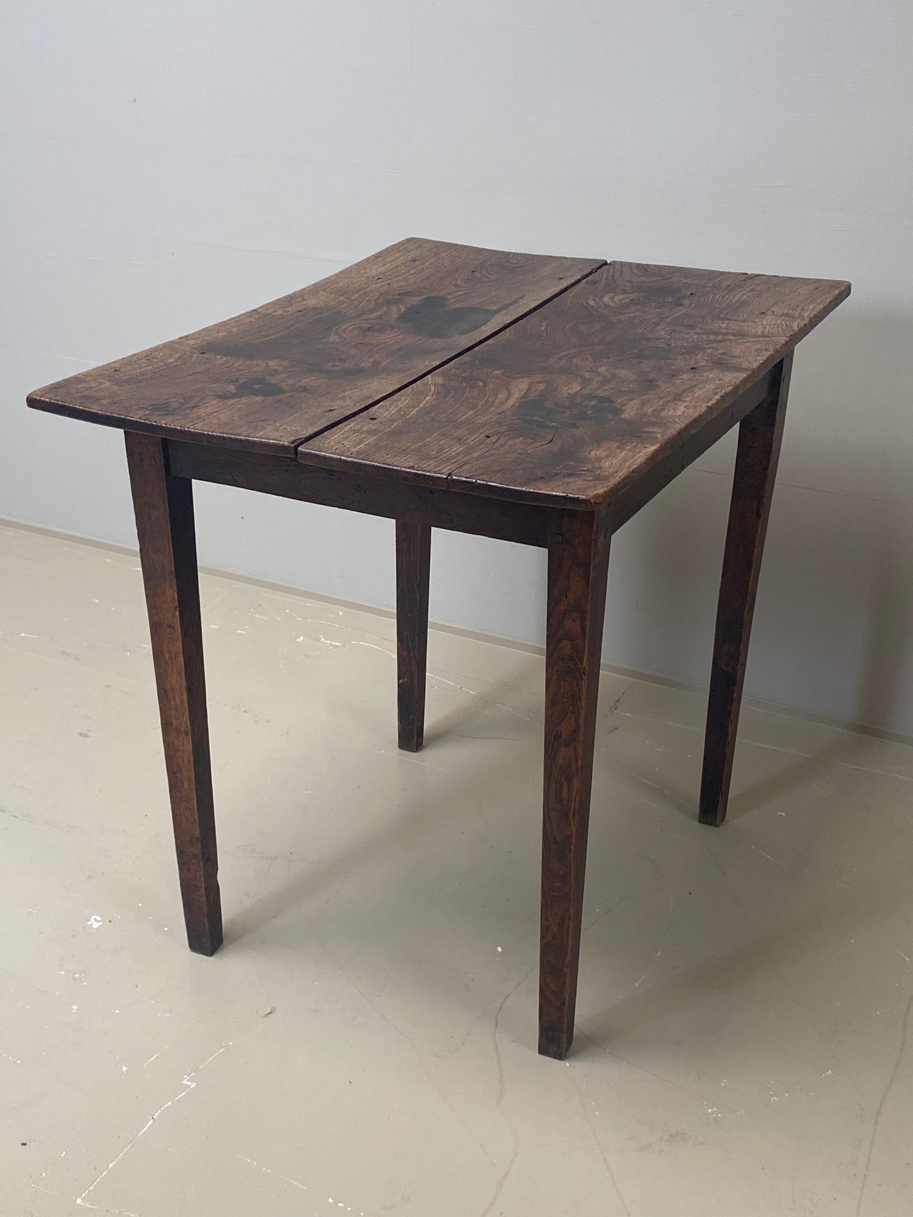 Antique English Ash and Elm Rectangular Small Side Table For Sale 4