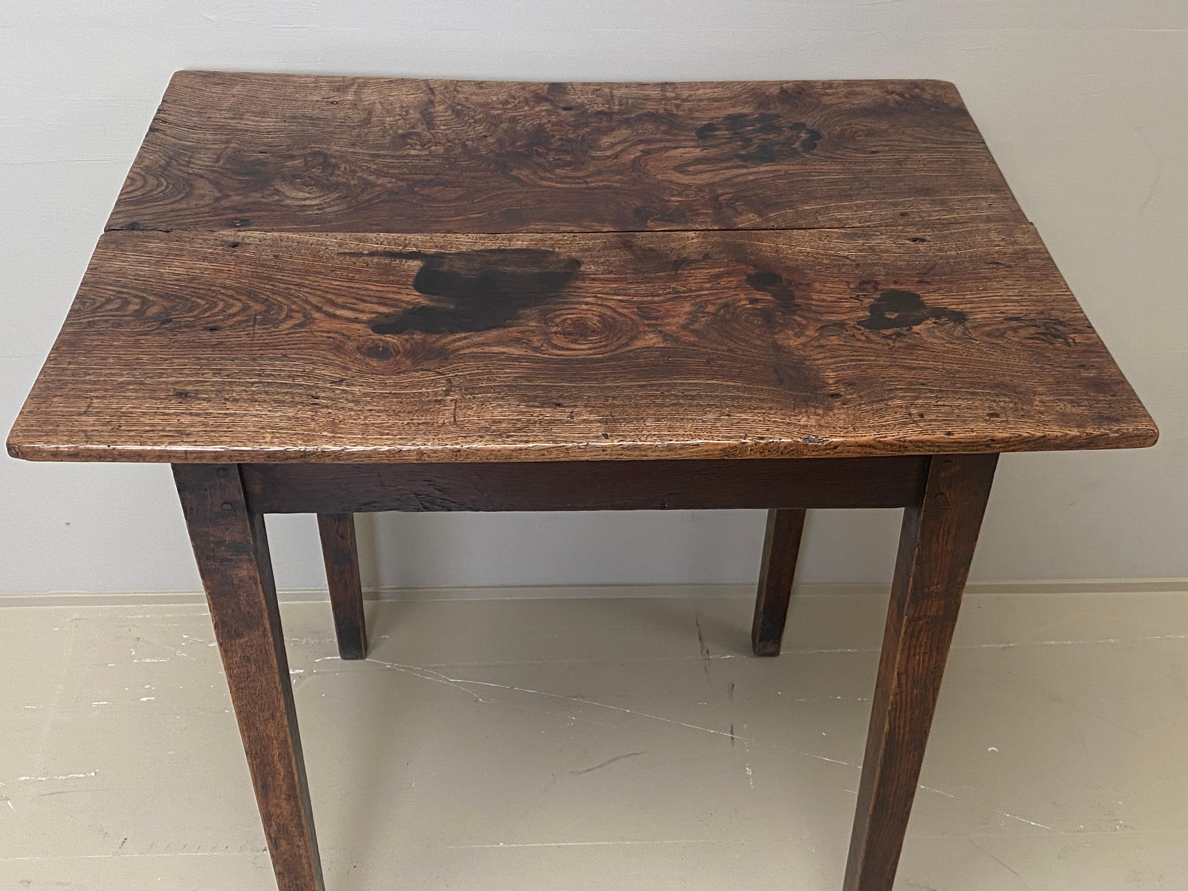Antique English Ash and Elm Rectangular Small Side Table For Sale 2