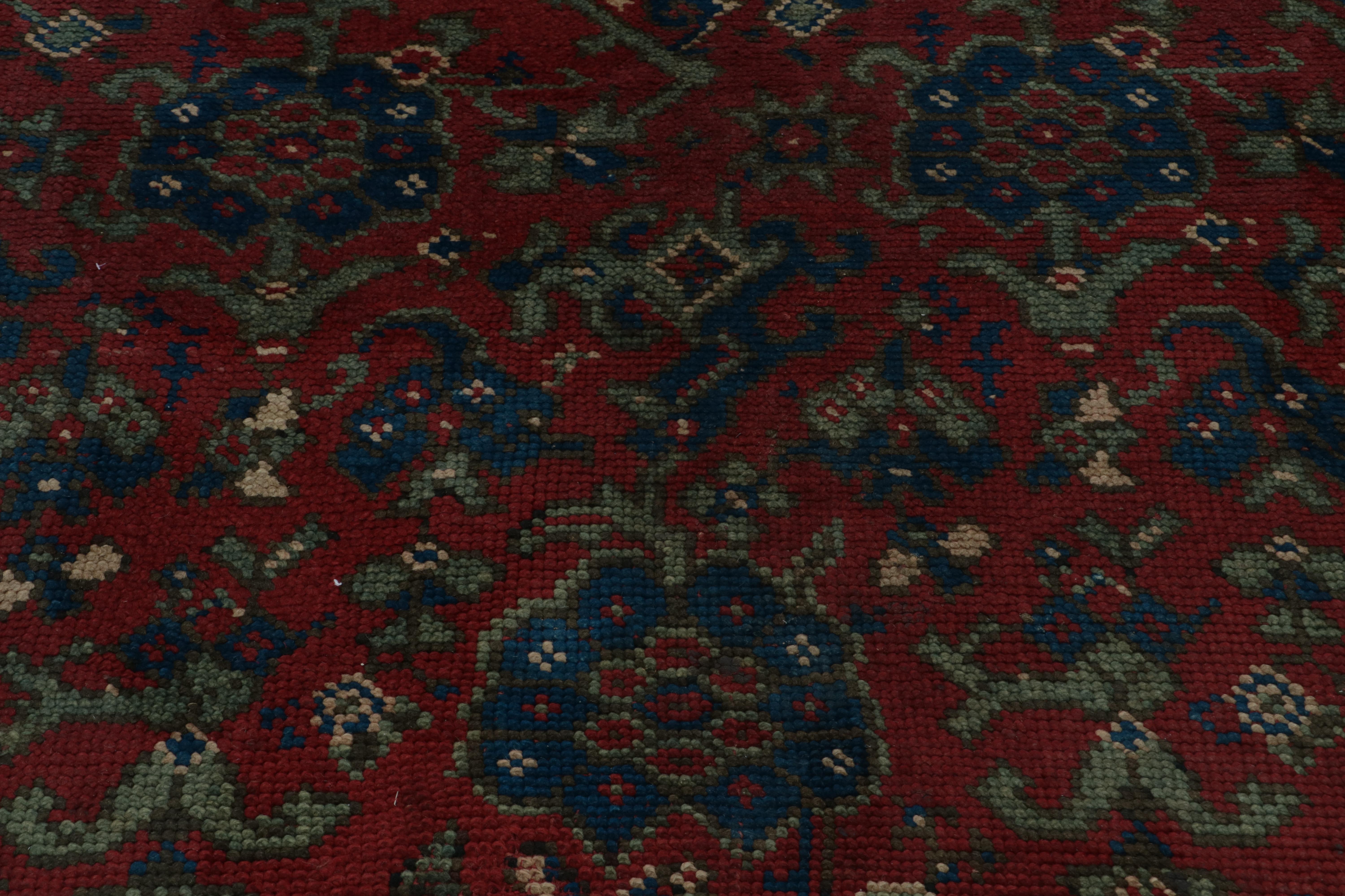 Tappeto Axminster inglese antico in rosso con motivi floreali, da Rug & Kilim in vendita 1