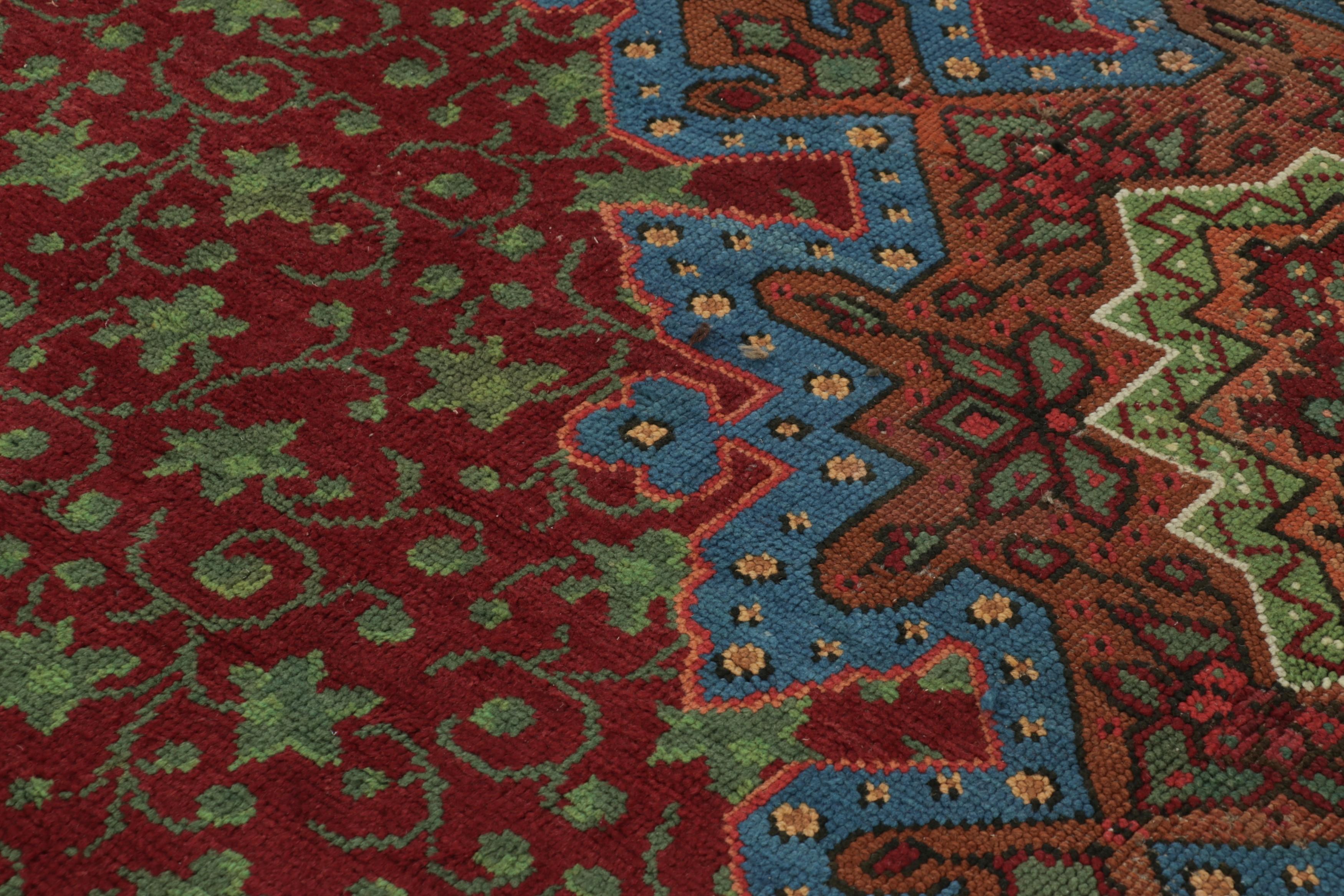 Antiker englischer Axminster-Teppich, rot mit Blumenmedaillon - Rug & Kilim (Wolle) im Angebot