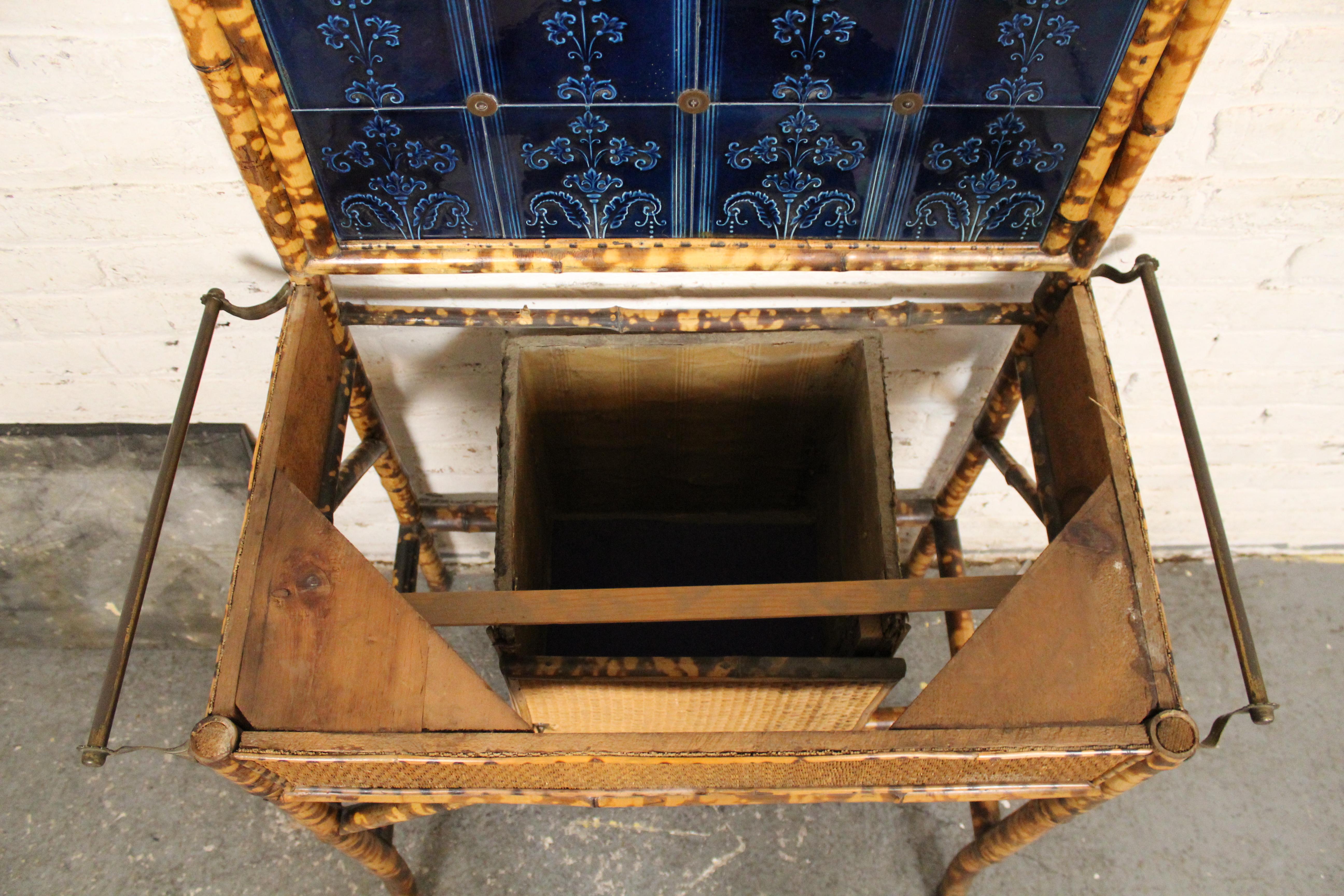 Stand de lavage anglais ancien en bambou et marbre en vente 10