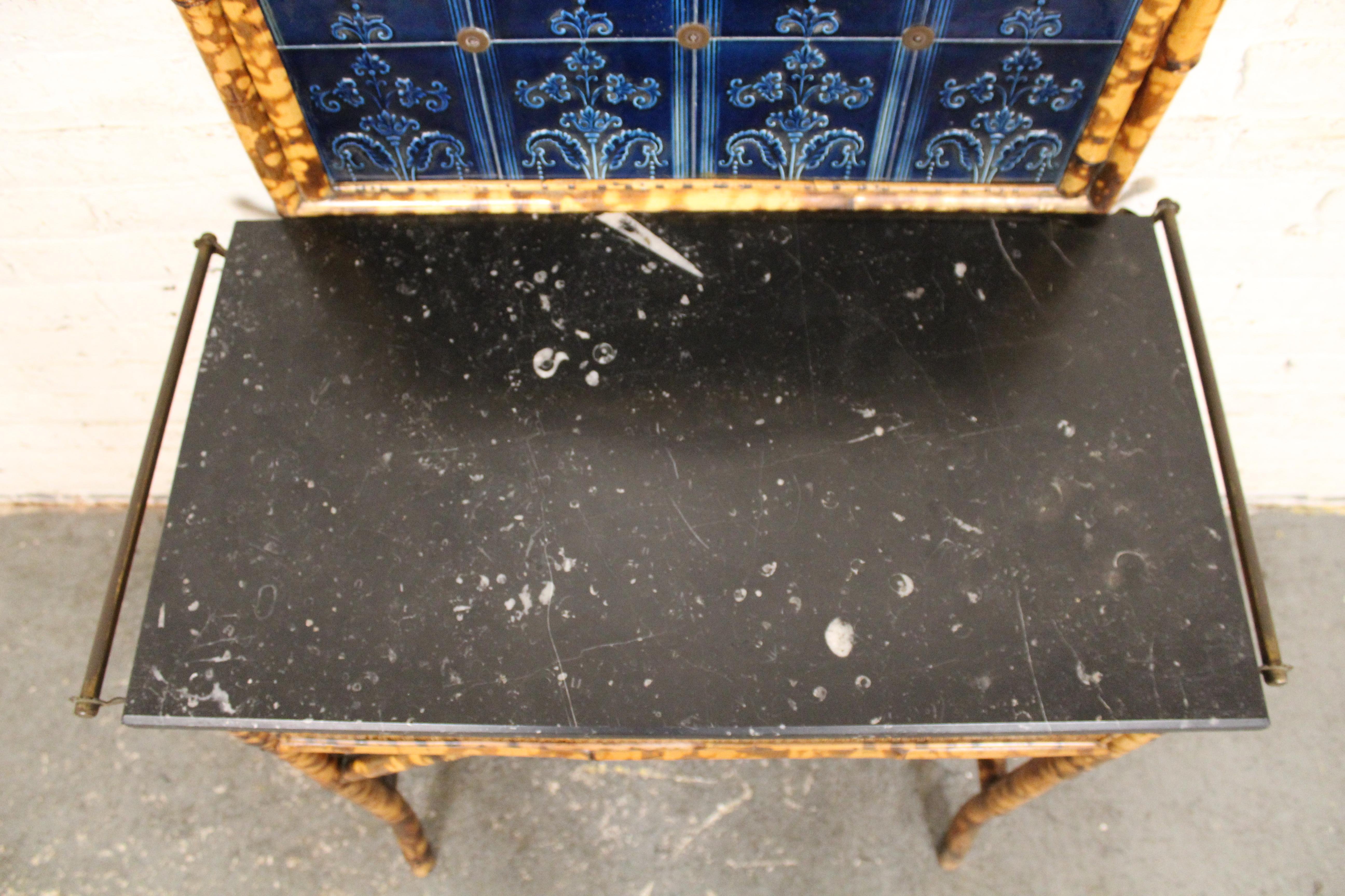 Imitation bambou Stand de lavage anglais ancien en bambou et marbre en vente