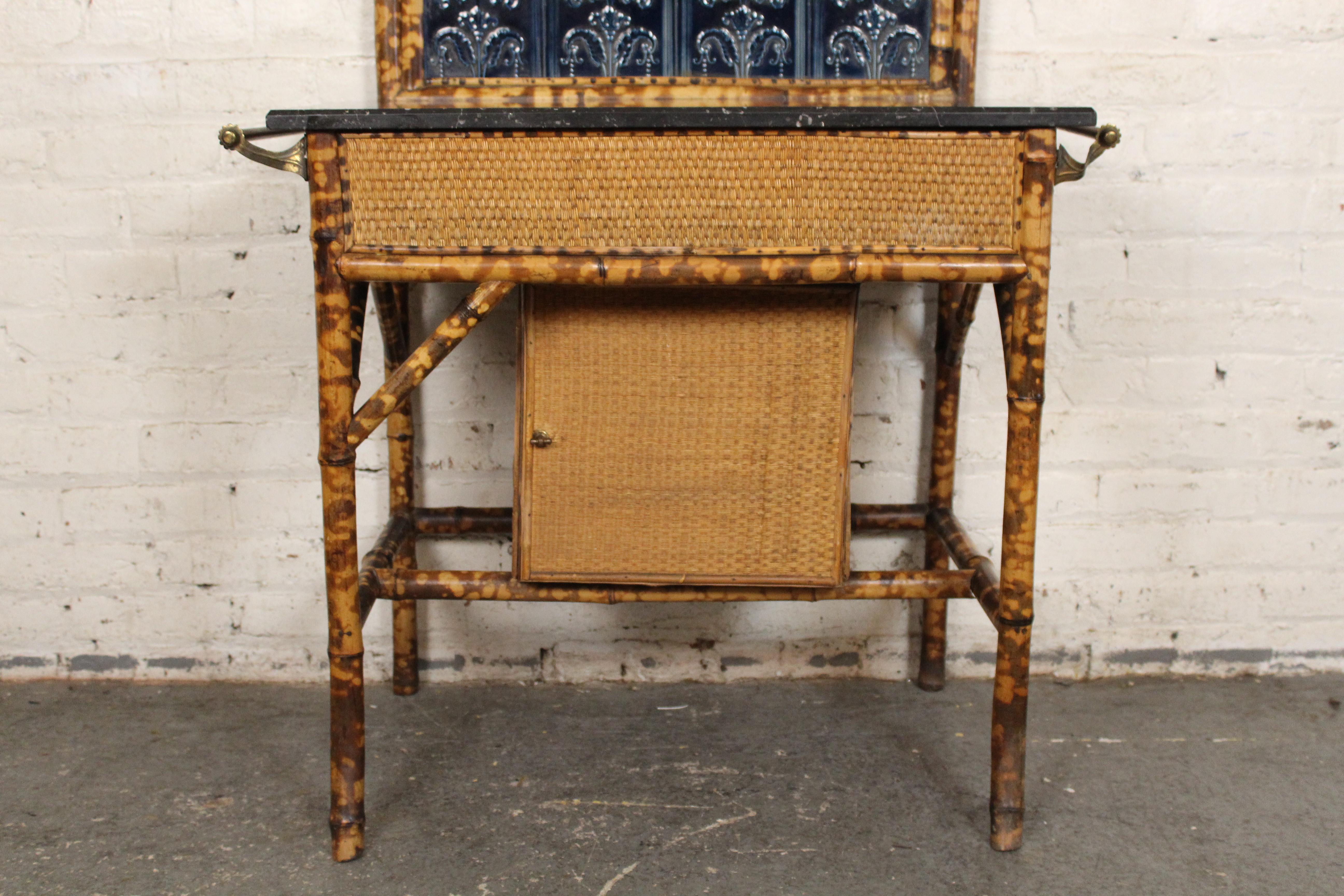 Stand de lavage anglais ancien en bambou et marbre en vente 3