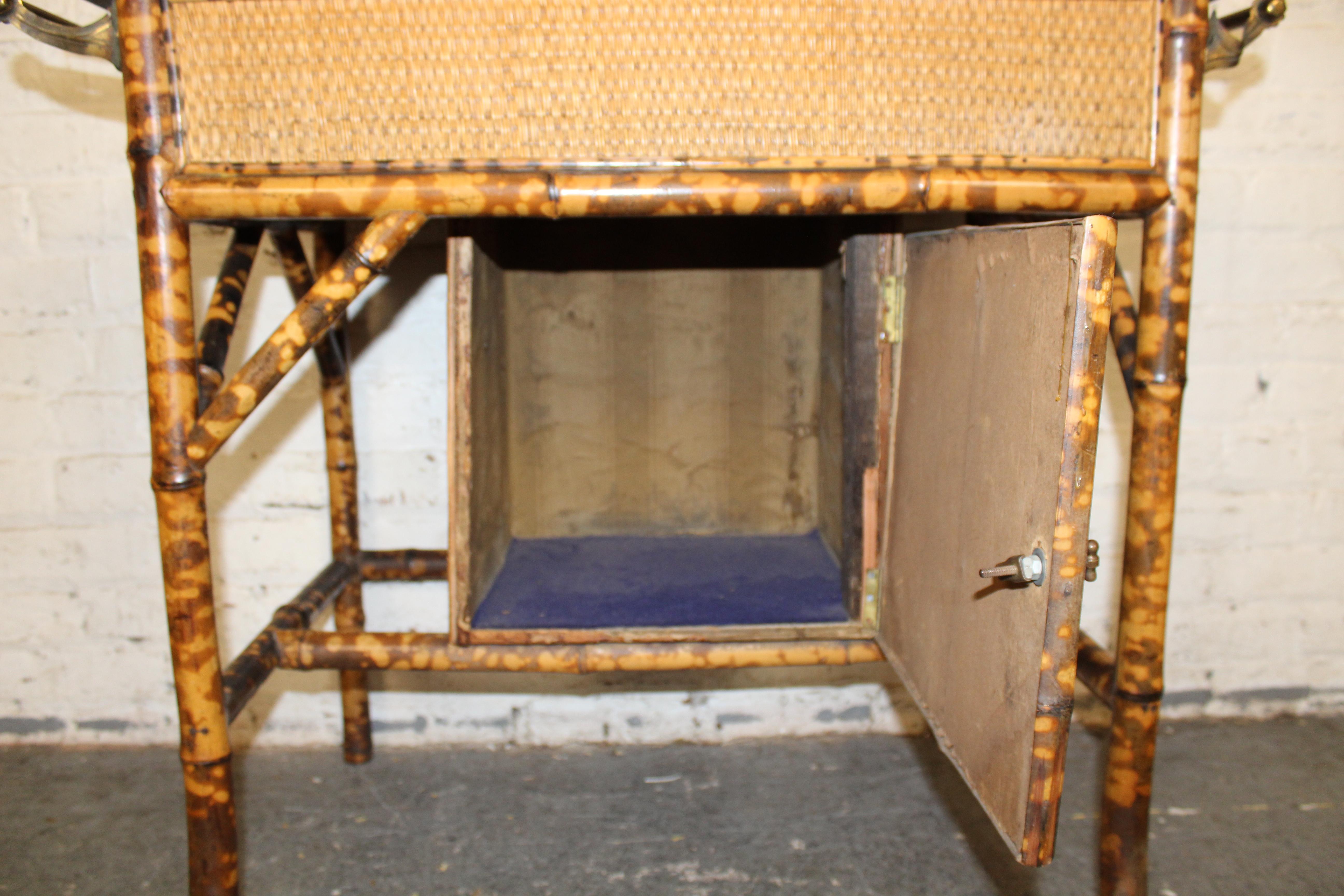 Stand de lavage anglais ancien en bambou et marbre en vente 4