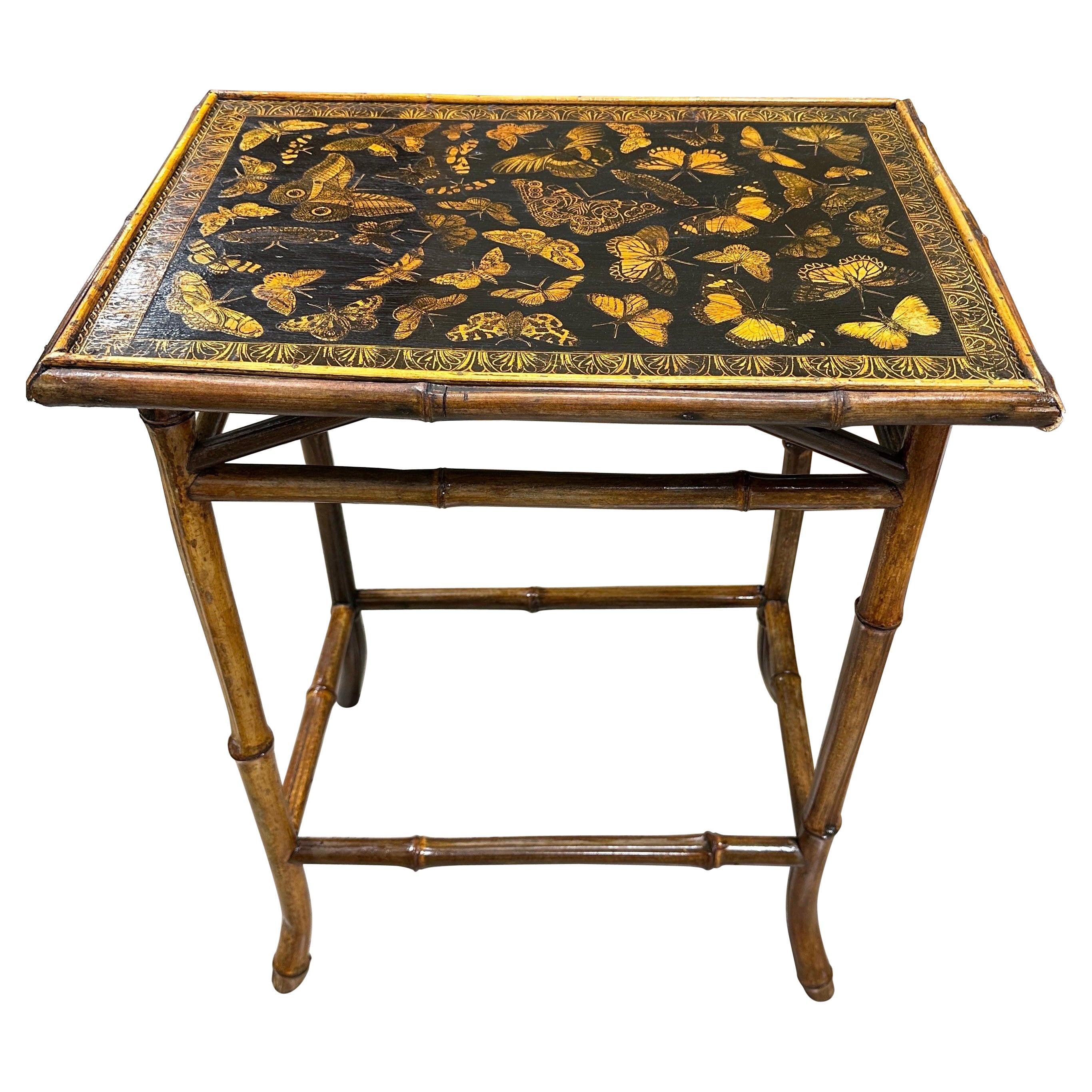 Antiker englischer Bambustisch mit späterer ARTISAN Decoupage BUTTERFLY im Angebot