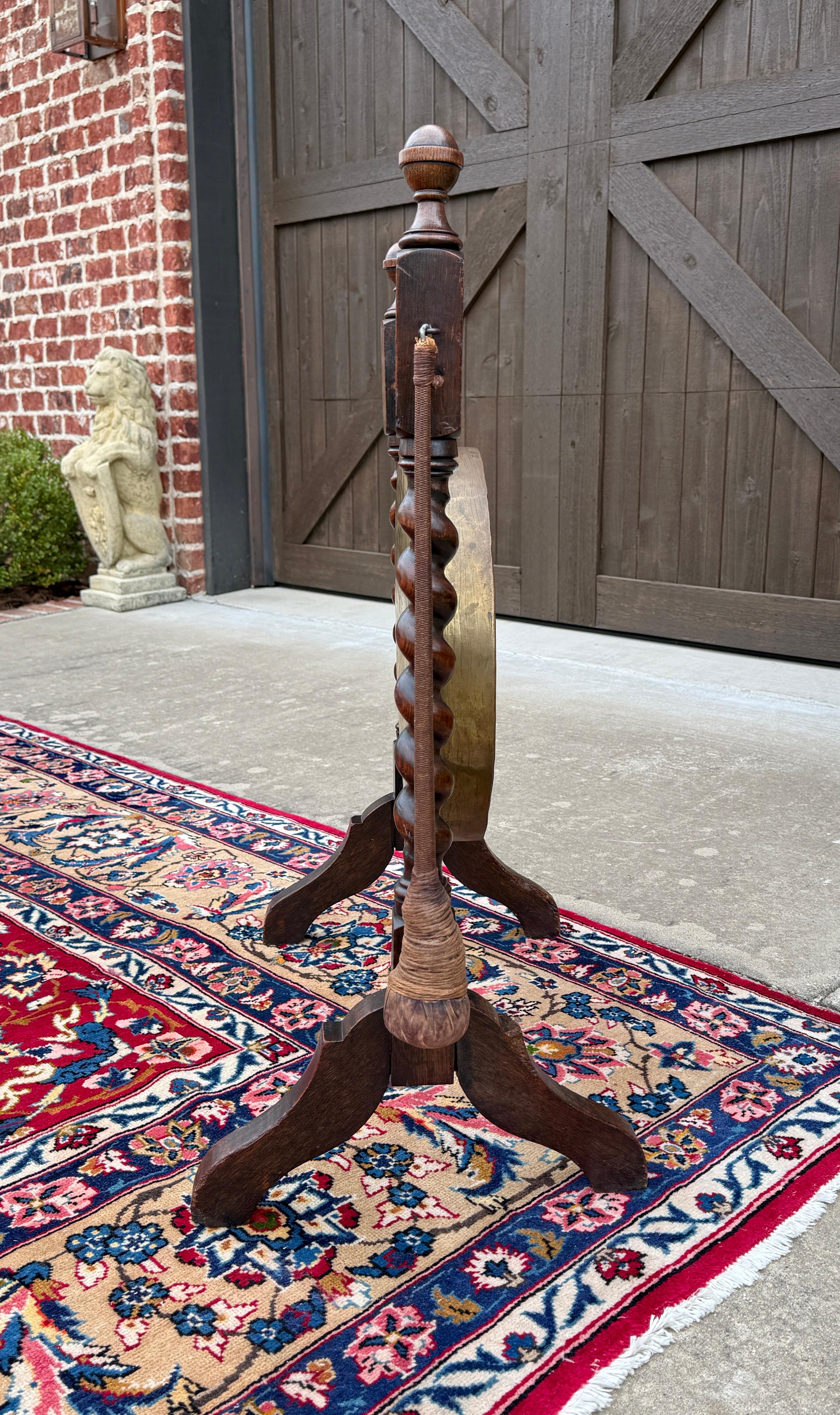 Antique English Barley Twist Dinner Gong Carved Oak with Mallet c. 19thC For Sale 10
