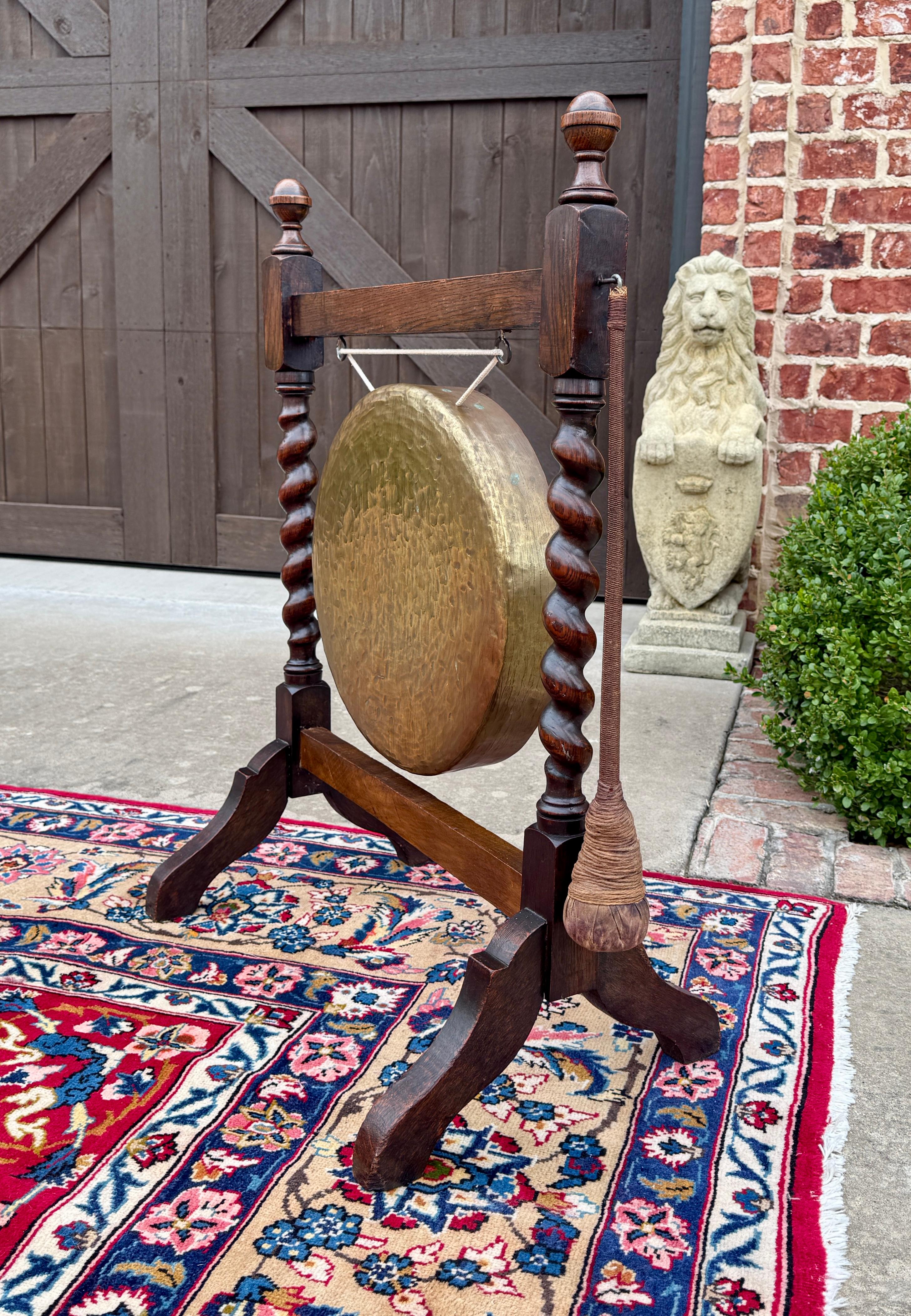 Antique English Barley Twist Dinner Gong Carved Oak with Mallet c. 19thC For Sale 12