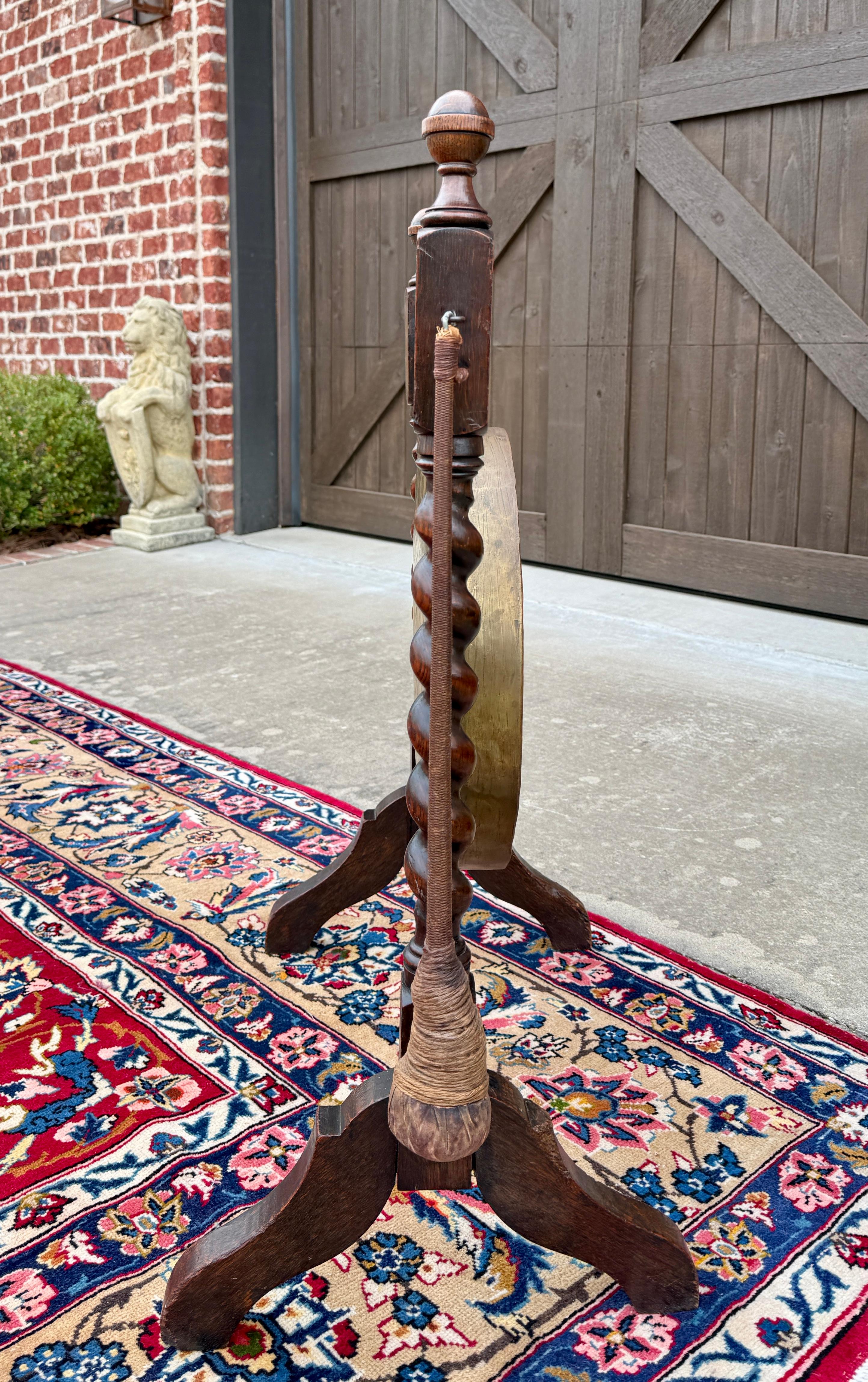 Antique English Barley Twist Dinner Gong Carved Oak with Mallet c. 19thC For Sale 2