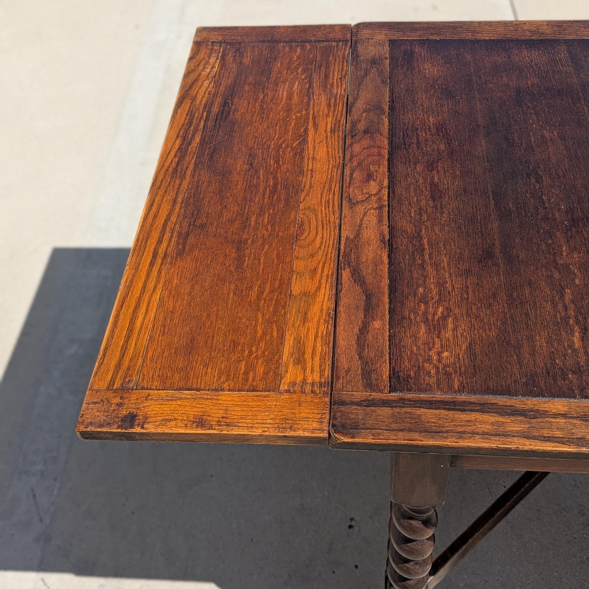 Antique English Barley Twist Draw-Leaf Oak Table, Early 1900s For Sale 9