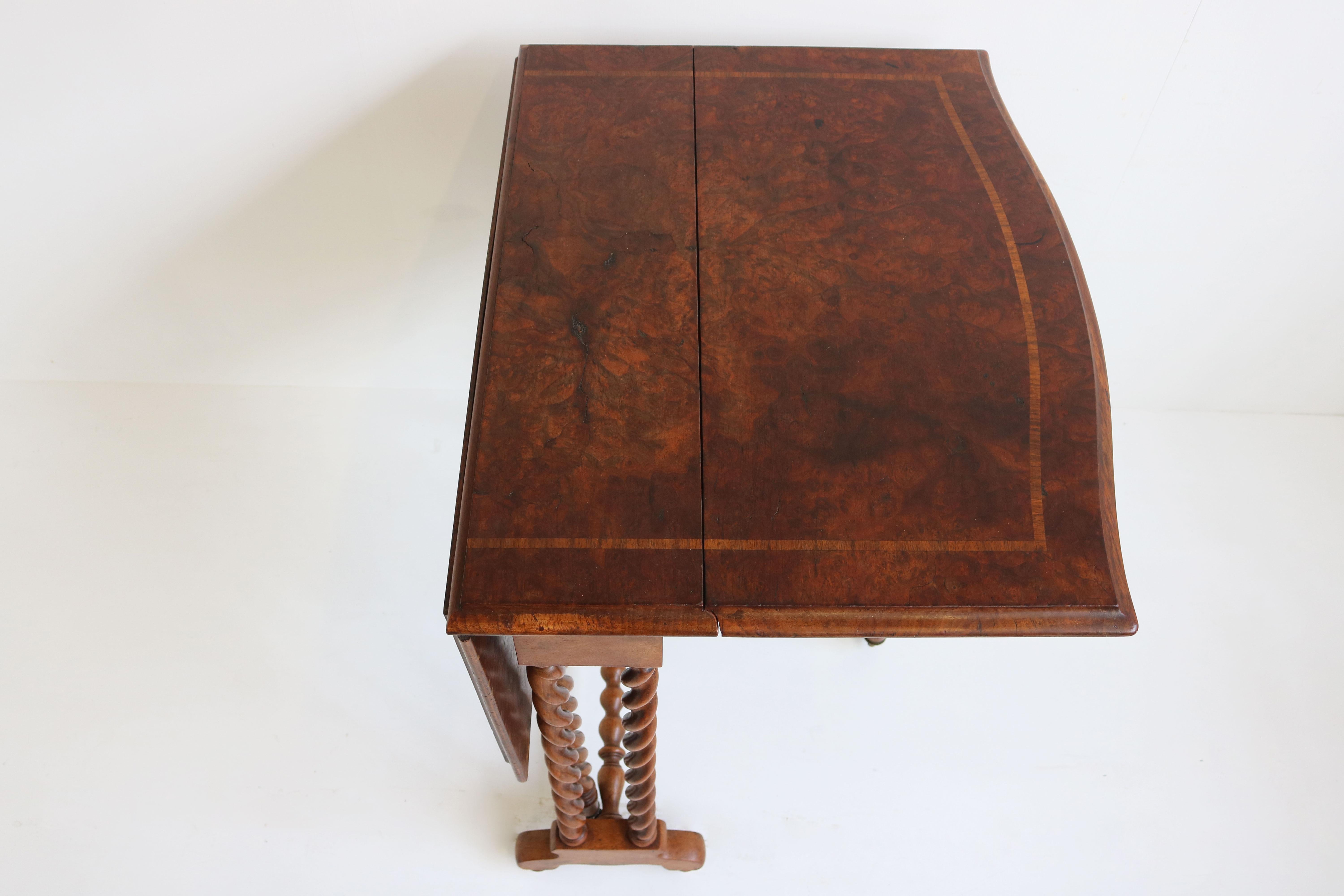 XIXe siècle Antique table pliante anglaise en ronce d'orge / Gate-Leg Table 19ème siècle en vente