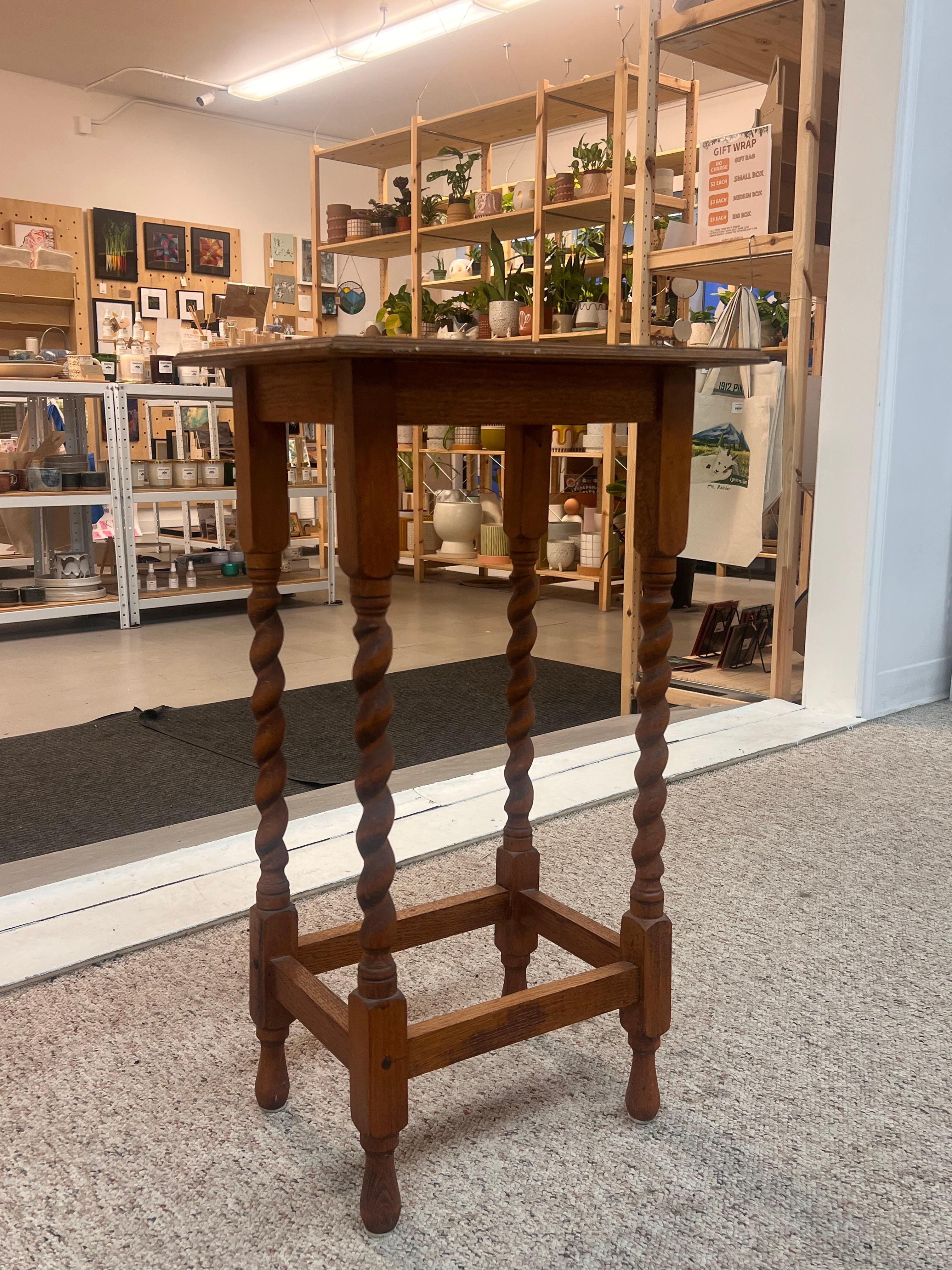 Mid-Century Modern Antique English Barley Twist  Oak Wood Accent End Table Stand UK Import For Sale