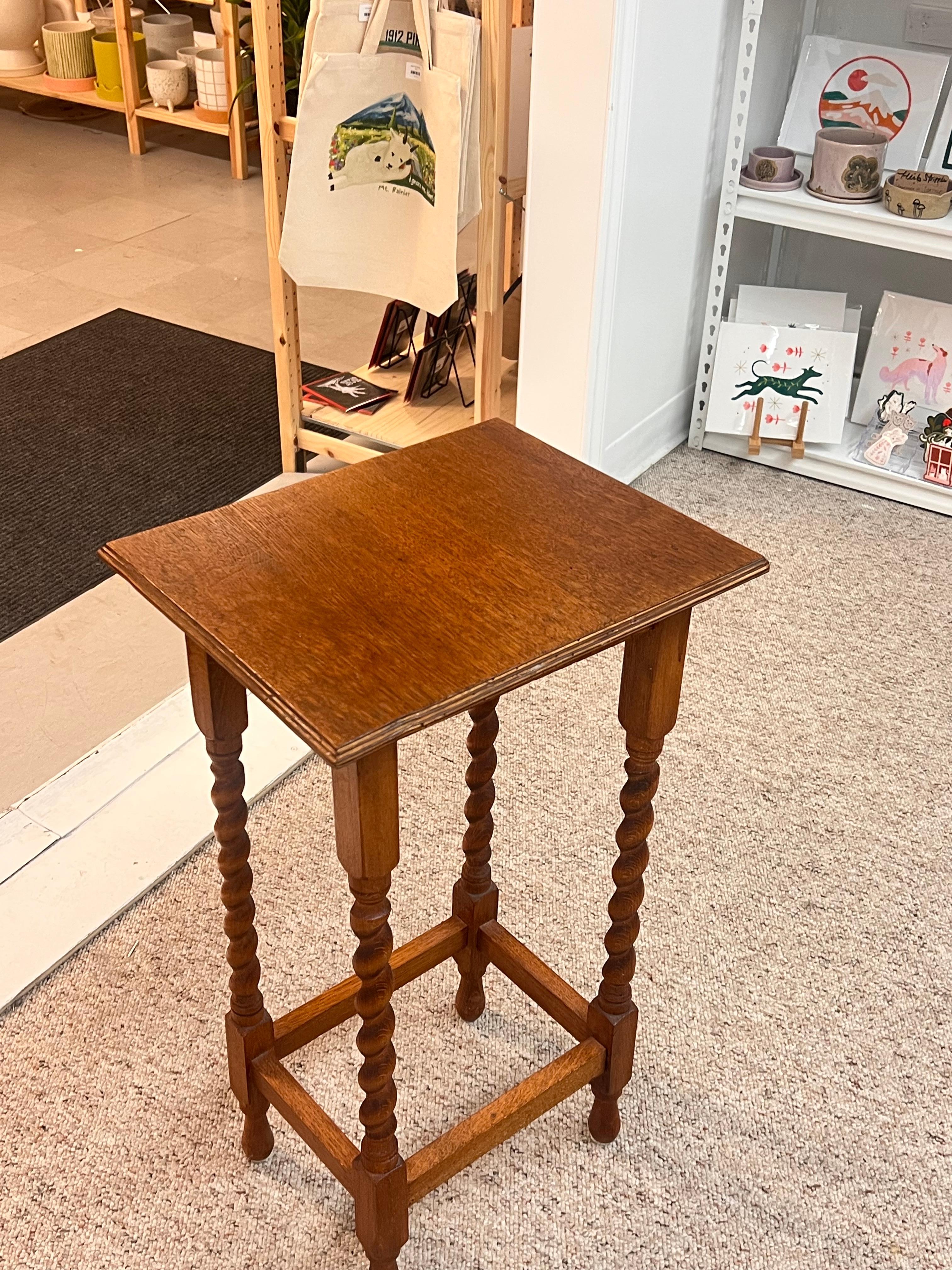 Antique English Barley Twist  Oak Wood Accent End Table Stand UK Import For Sale 1