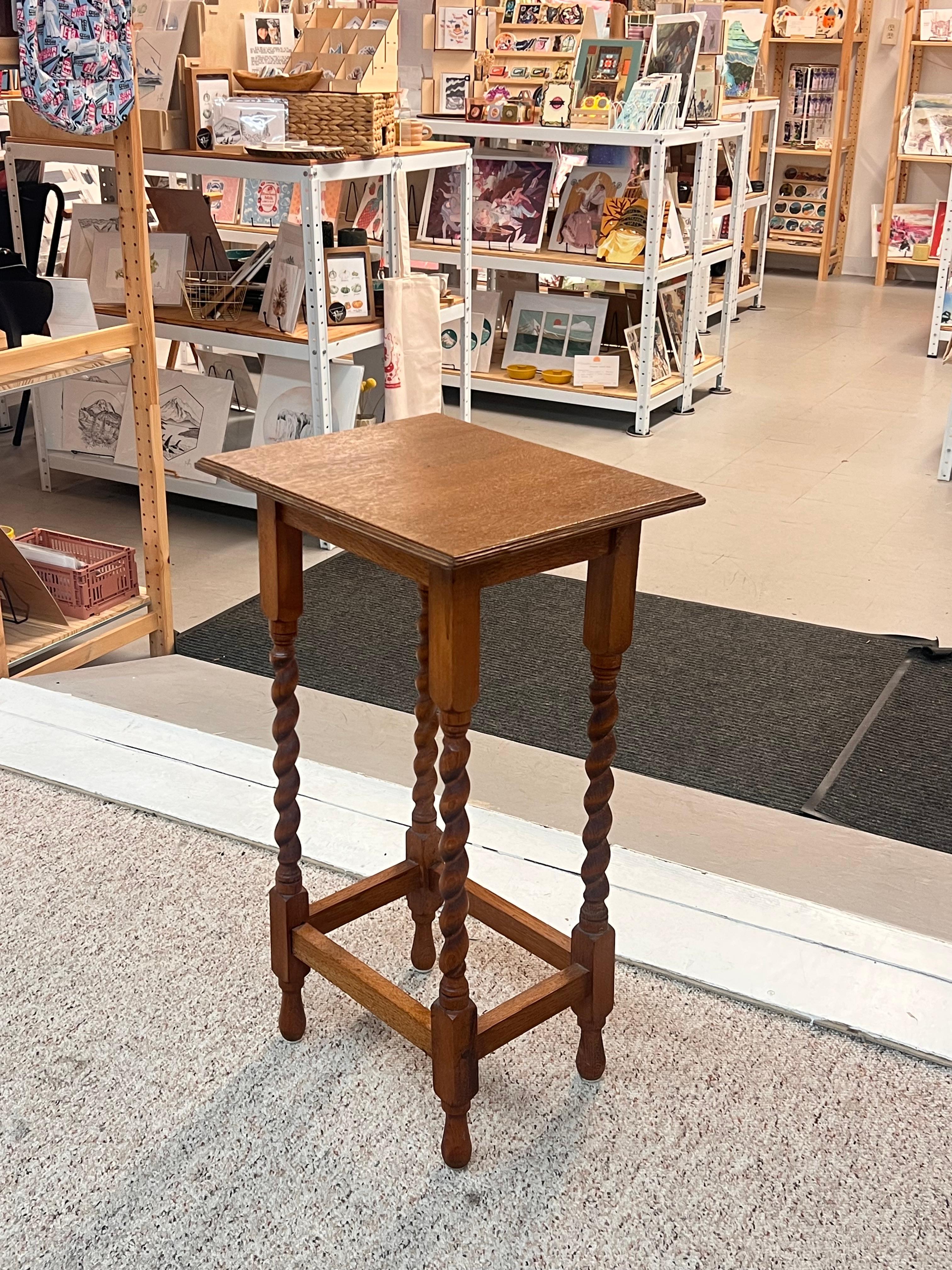 Antique English Barley Twist  Oak Wood Accent End Table Stand UK Import For Sale 2