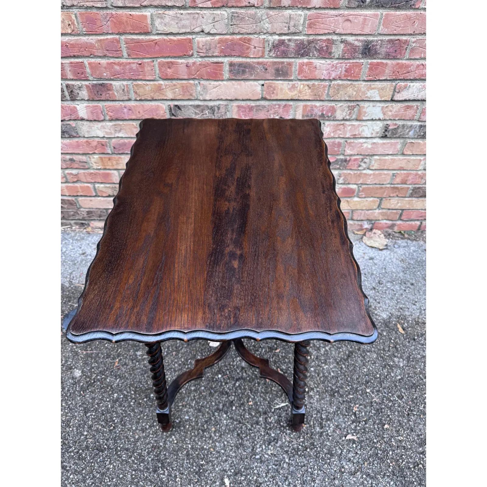 Table d'appoint ancienne en orge torsadé en vente 1