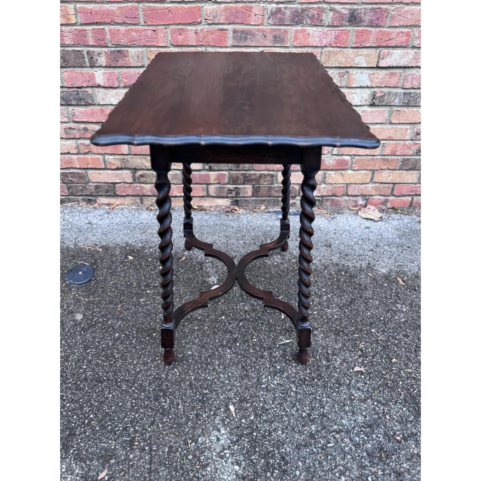 Table d'appoint ancienne en orge torsadé en vente 2