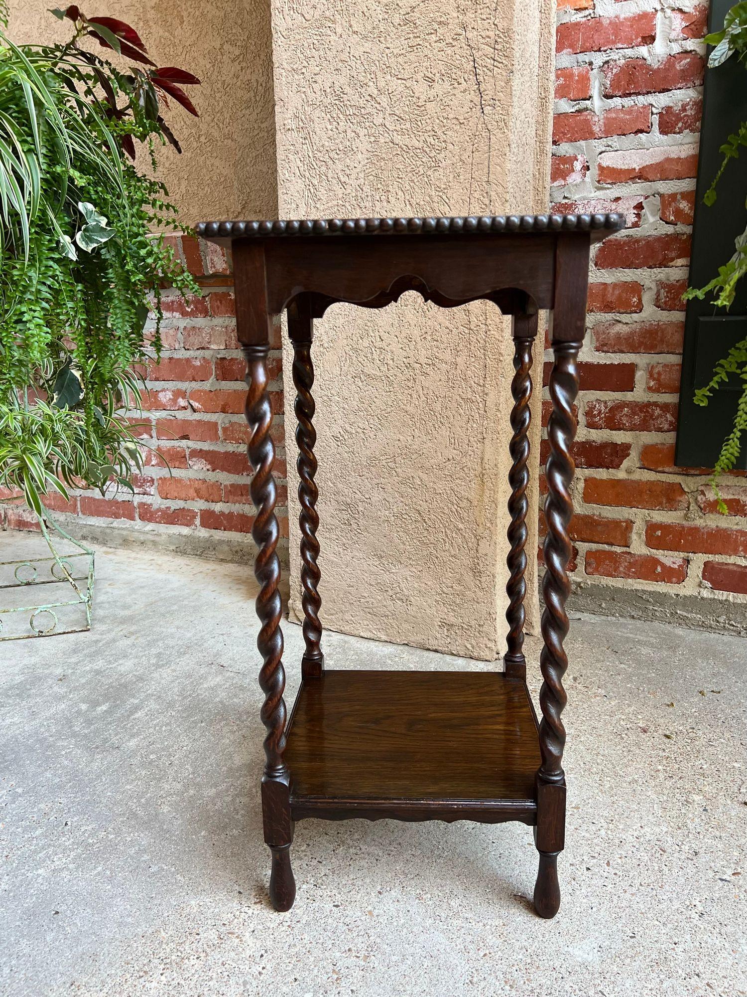Antique English Barley Twist Square Side Table Petite Two Tier Oak c1910 In Good Condition In Shreveport, LA