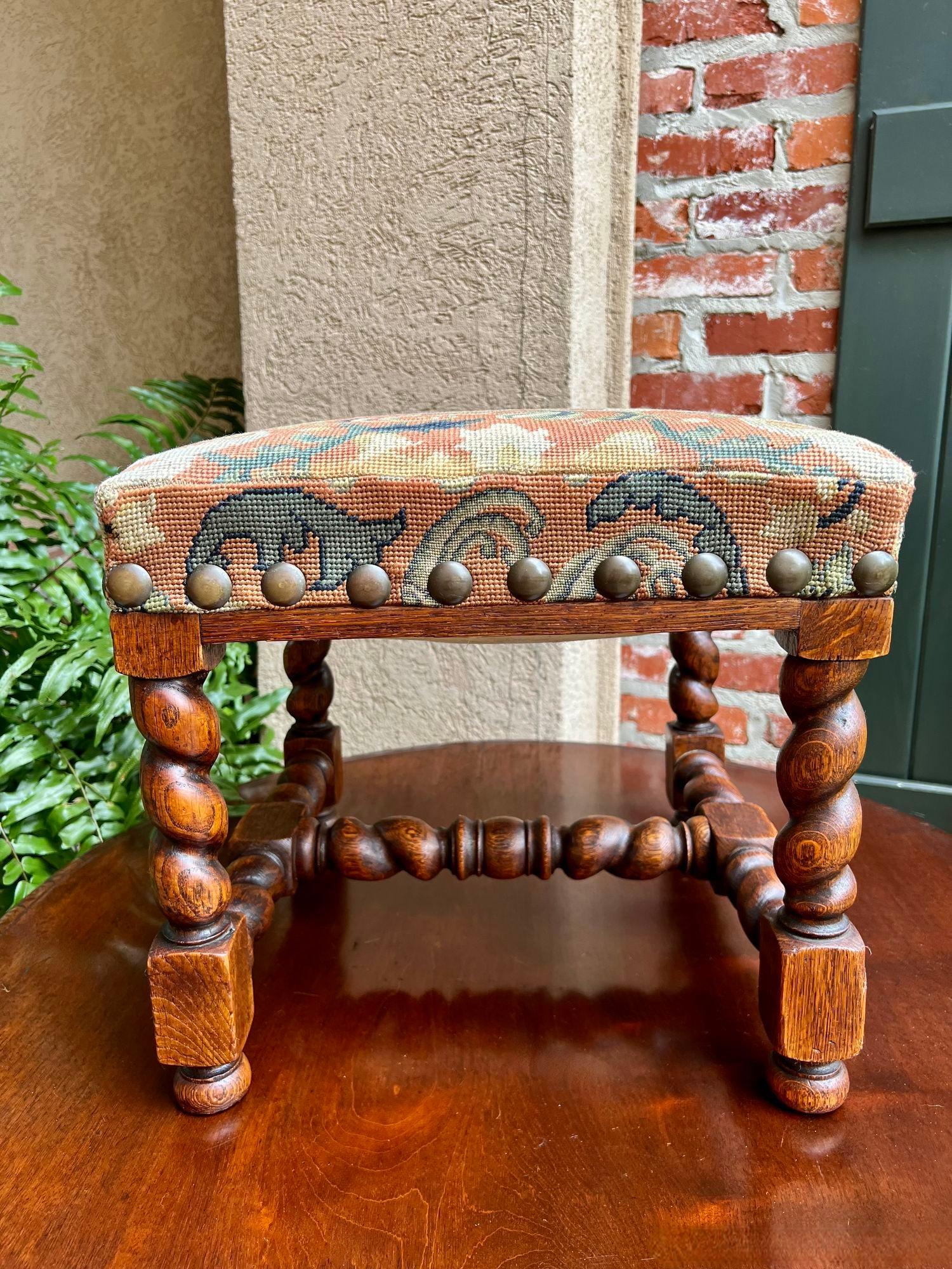 Antique English Barley Twist Stool Bench Oak Tapestry Needlework Square c1900 In Good Condition In Shreveport, LA