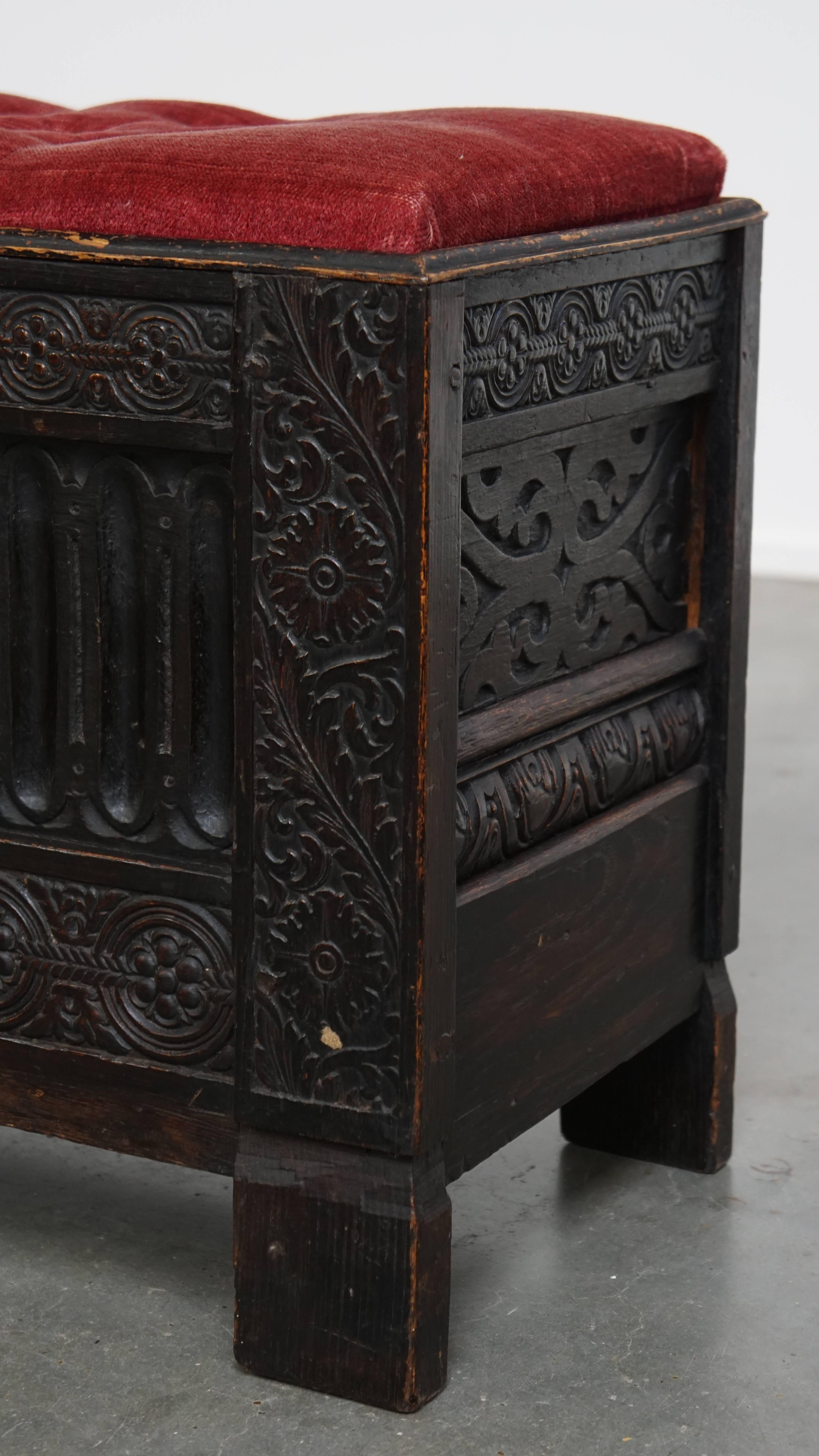 Banc/chest anglais ancien avec siège touffeté rouge en vente 3