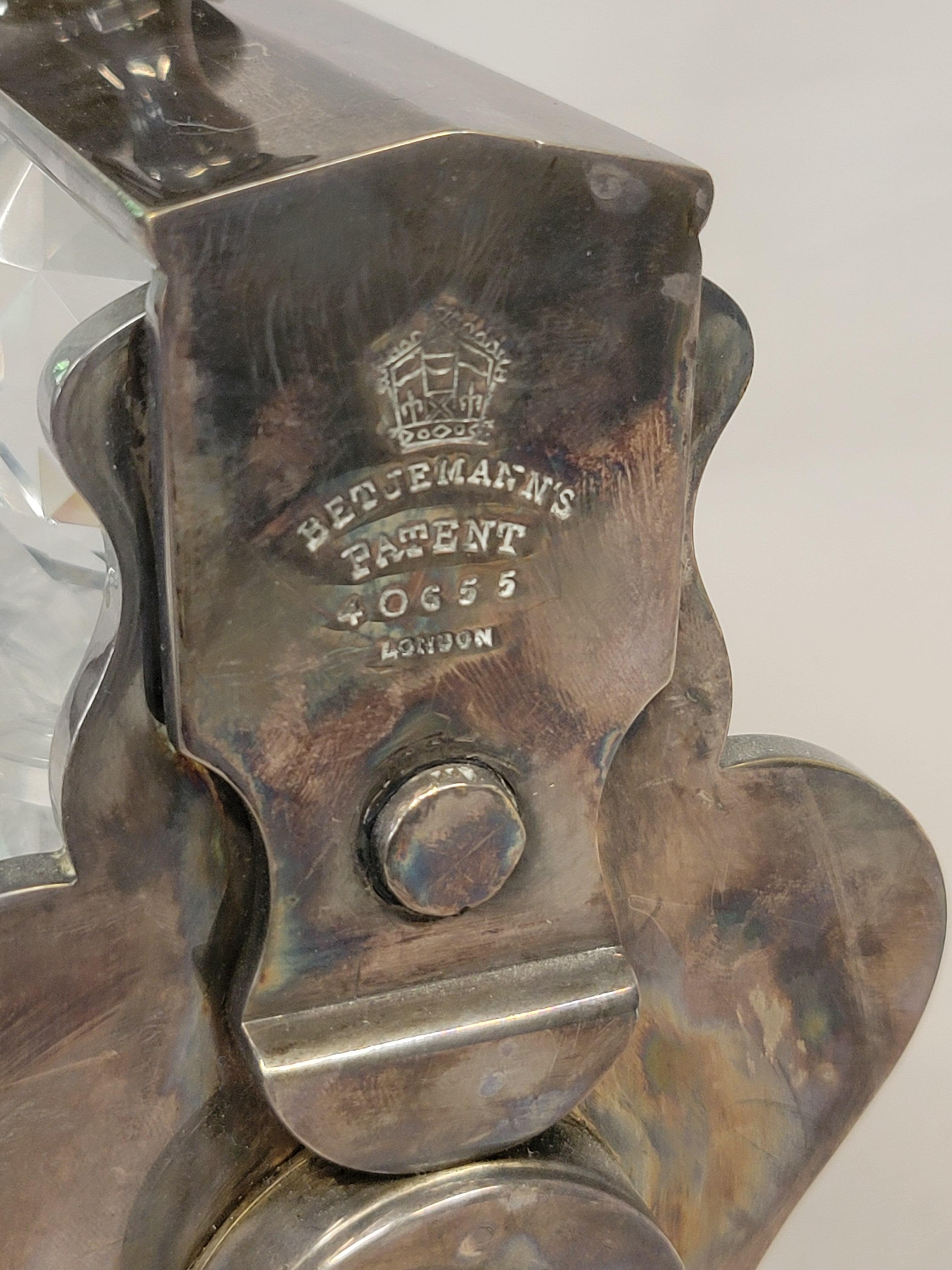 Édouardien Ancien Tantale de Betuemann en argent anglais avec bouteilles et clé d'origine en vente