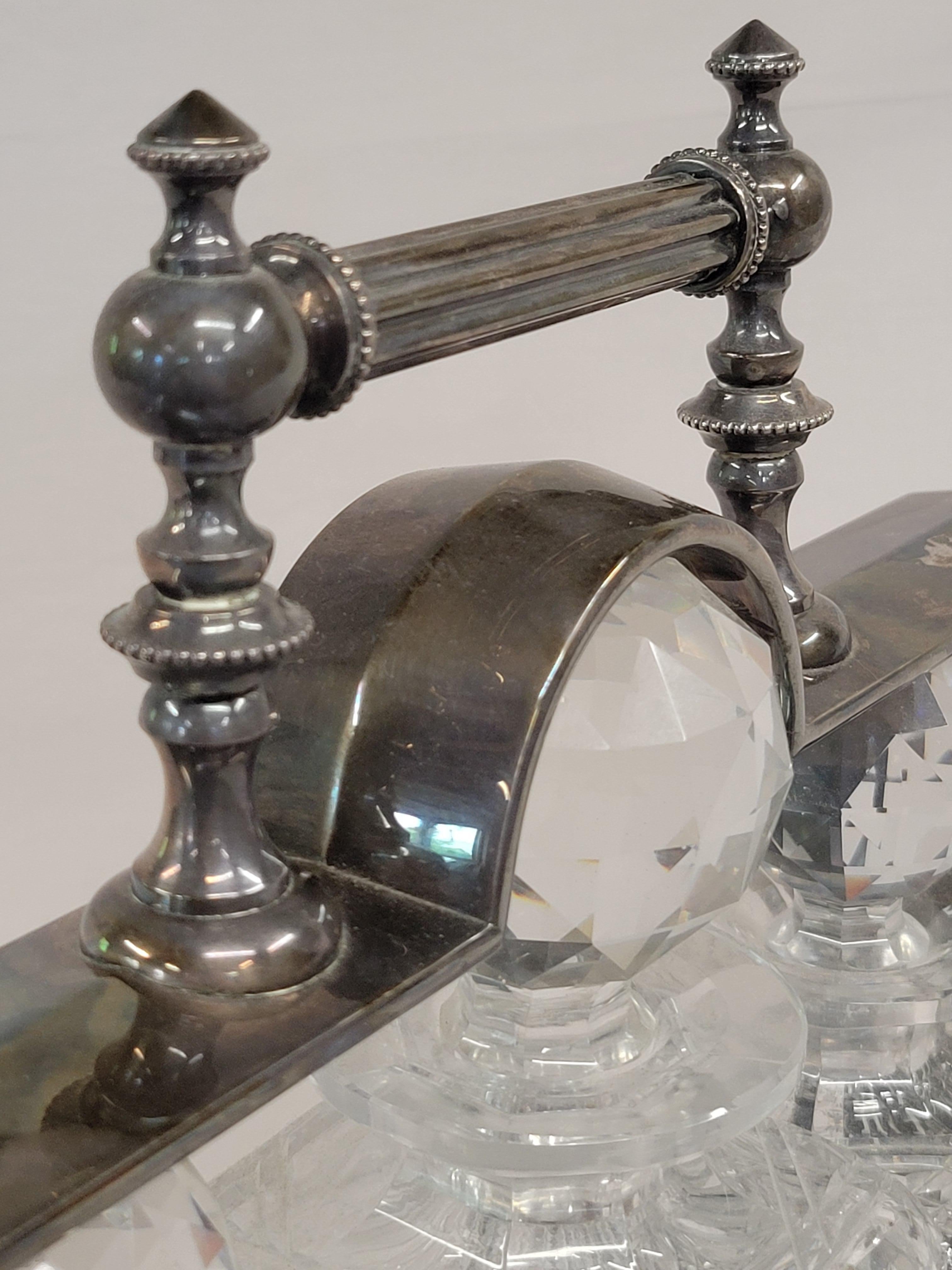Ancien Tantale de Betuemann en argent anglais avec bouteilles et clé d'origine Bon état - En vente à Centennial, CO