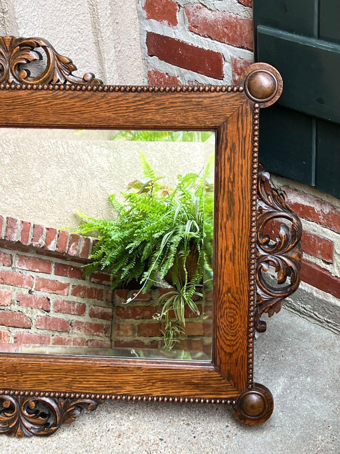 Chêne Antique English Beveled Wall Mirror Carved Oak Frame Jacobean Arts & Crafts (Miroir biseauté anglais) en vente