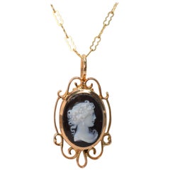 Antique English Black and White Cameo 14 Karat Yellow Gold Necklace