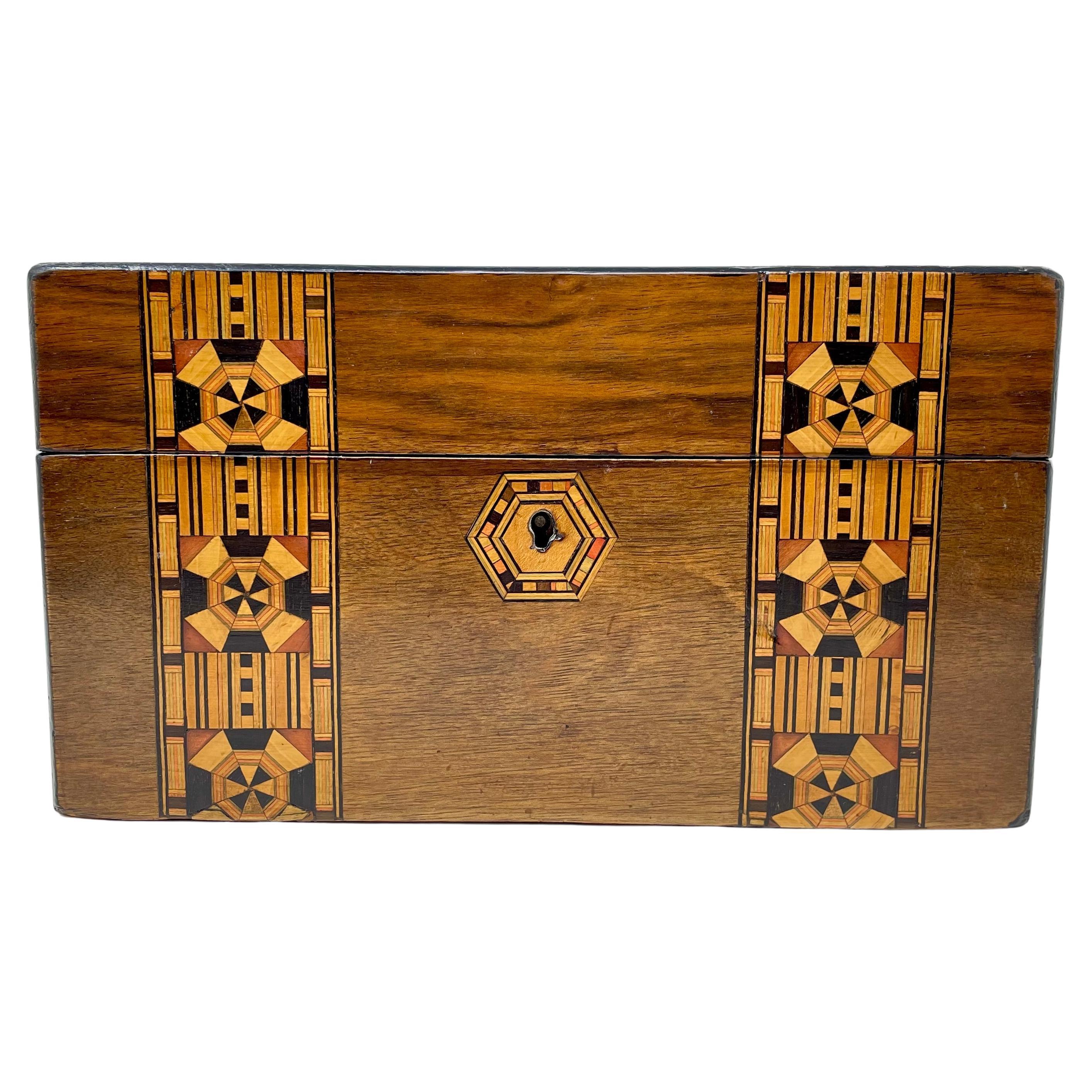 Antigua caja inglesa de nogal negro con incrustaciones de Tunbridge, circa 1890. Inglés en venta