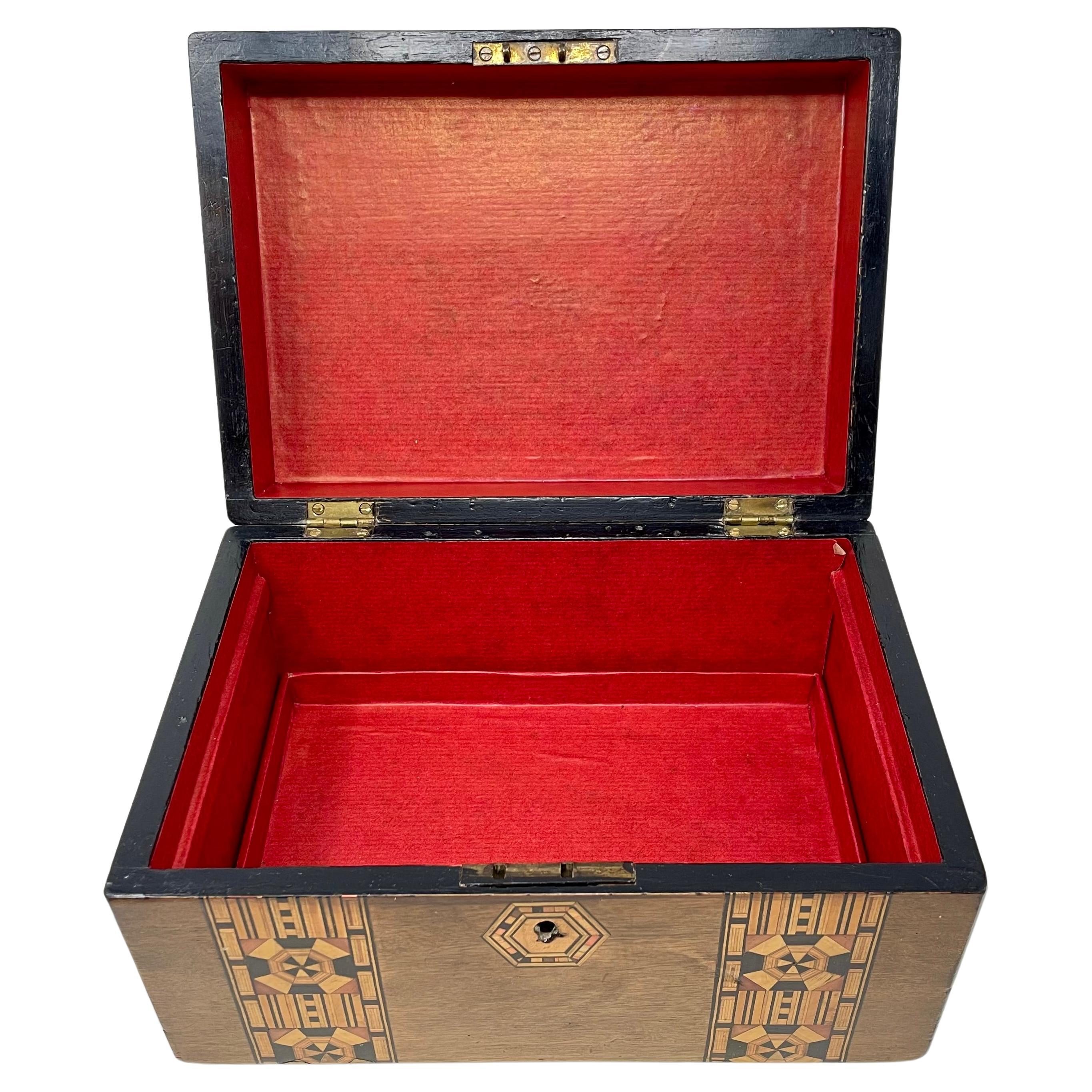Antigua caja inglesa de nogal negro con incrustaciones de Tunbridge, circa 1890. siglo XIX en venta