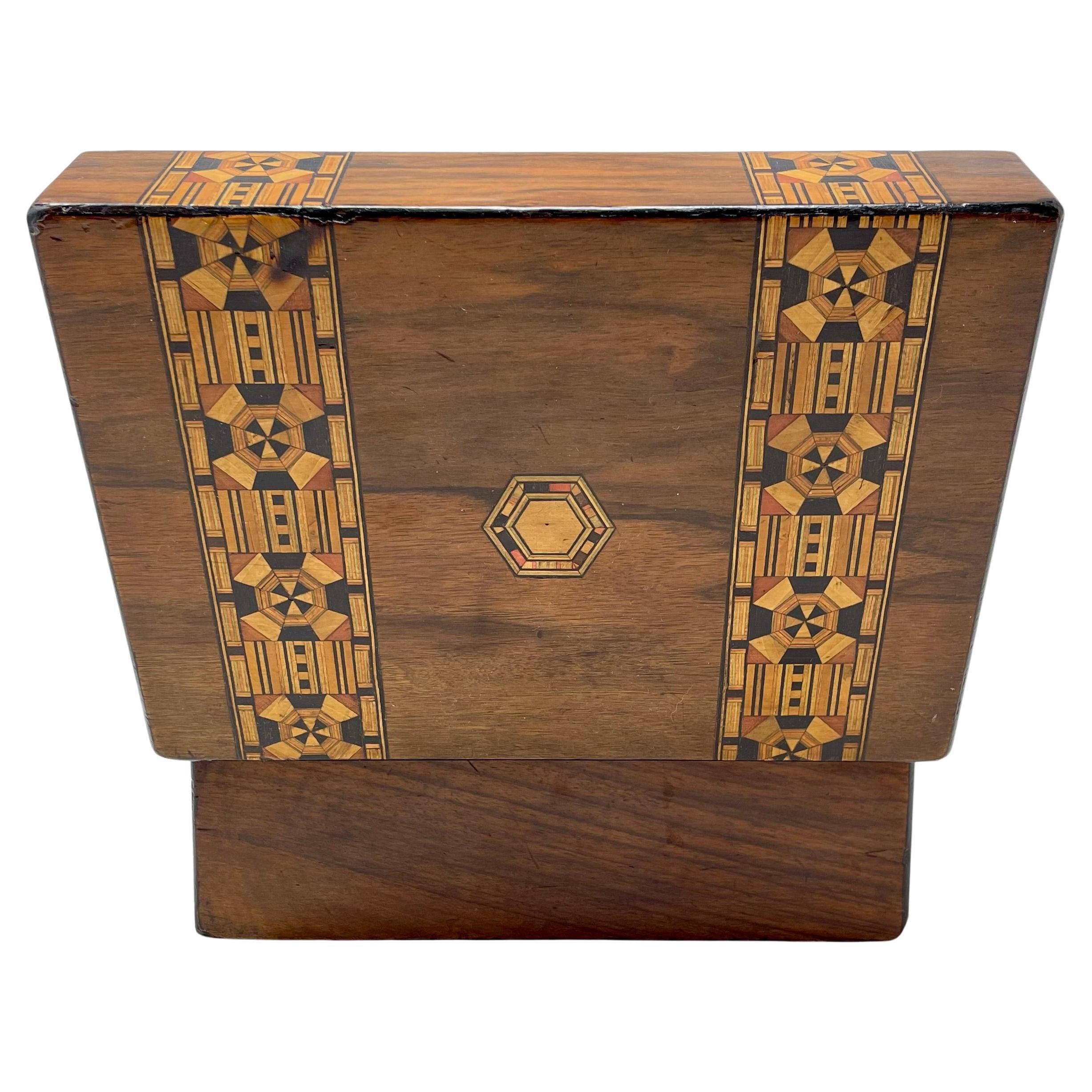 Antigua caja inglesa de nogal negro con incrustaciones de Tunbridge, circa 1890. en venta 3