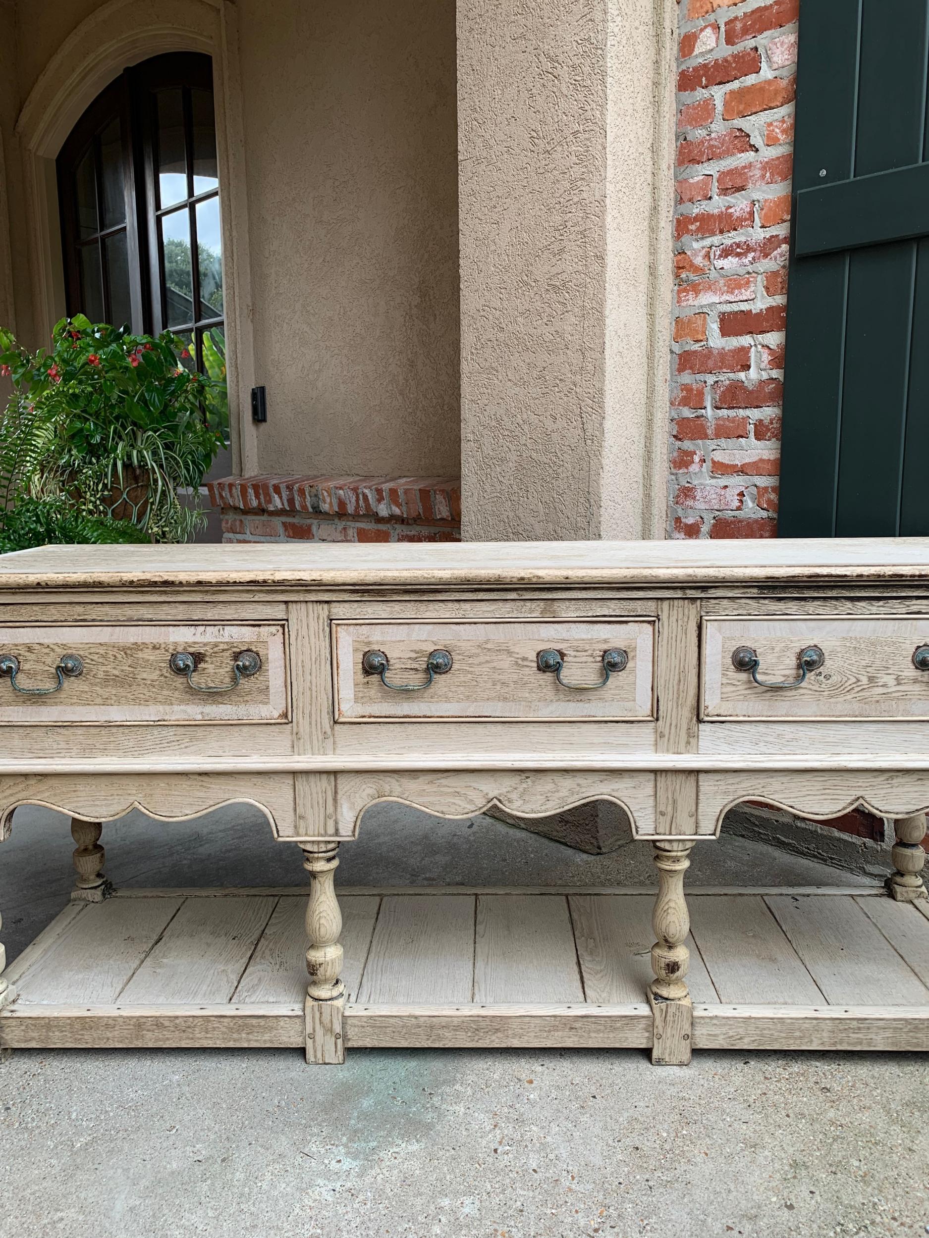 Antique English Bleached Oak Sideboard Sofa Table Farmhouse Credenza In Good Condition In Shreveport, LA